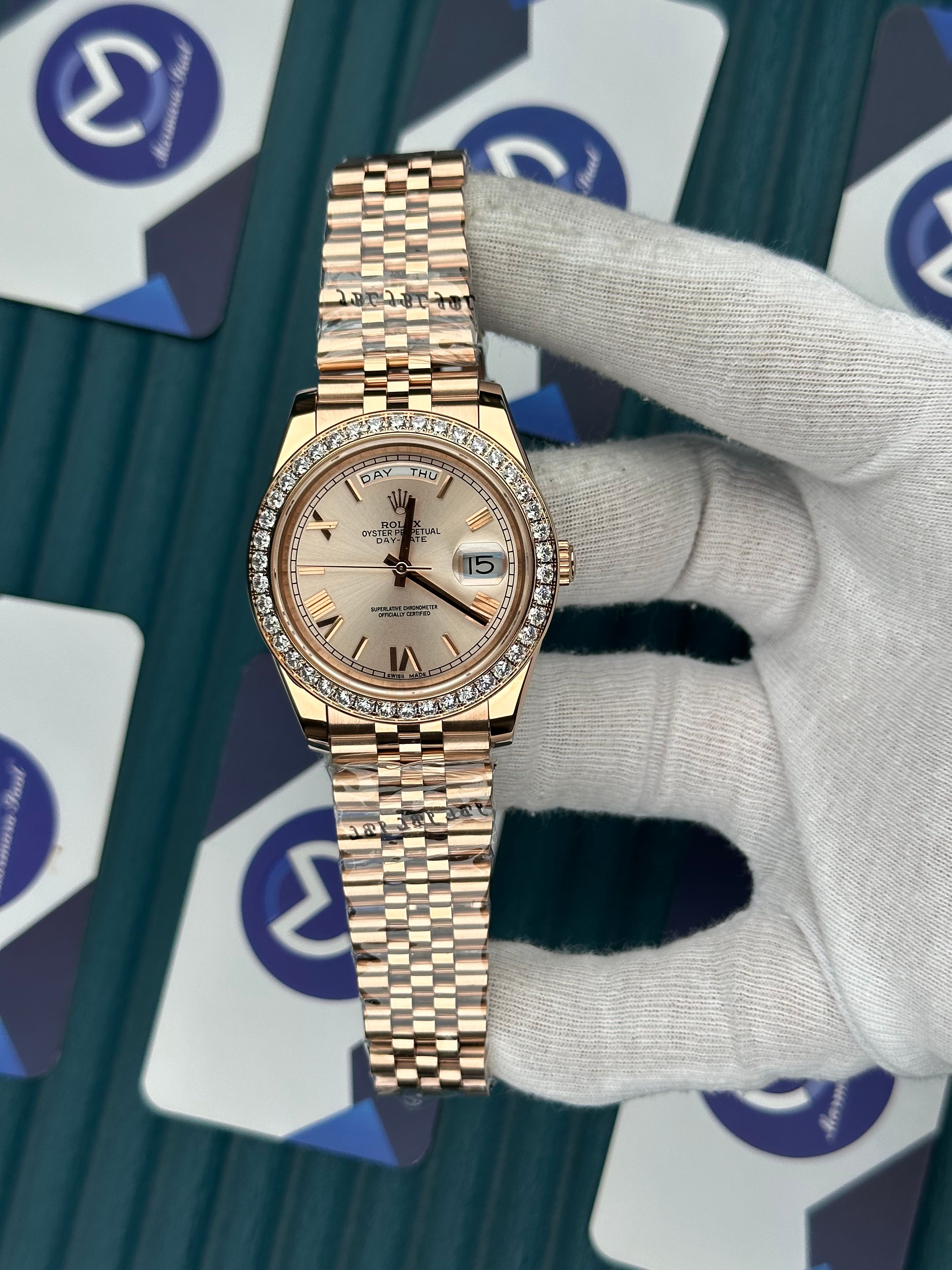 ROLEX DAY-DATE ROSE DIAL DIAMOND BEZEL ROSE JUBILE