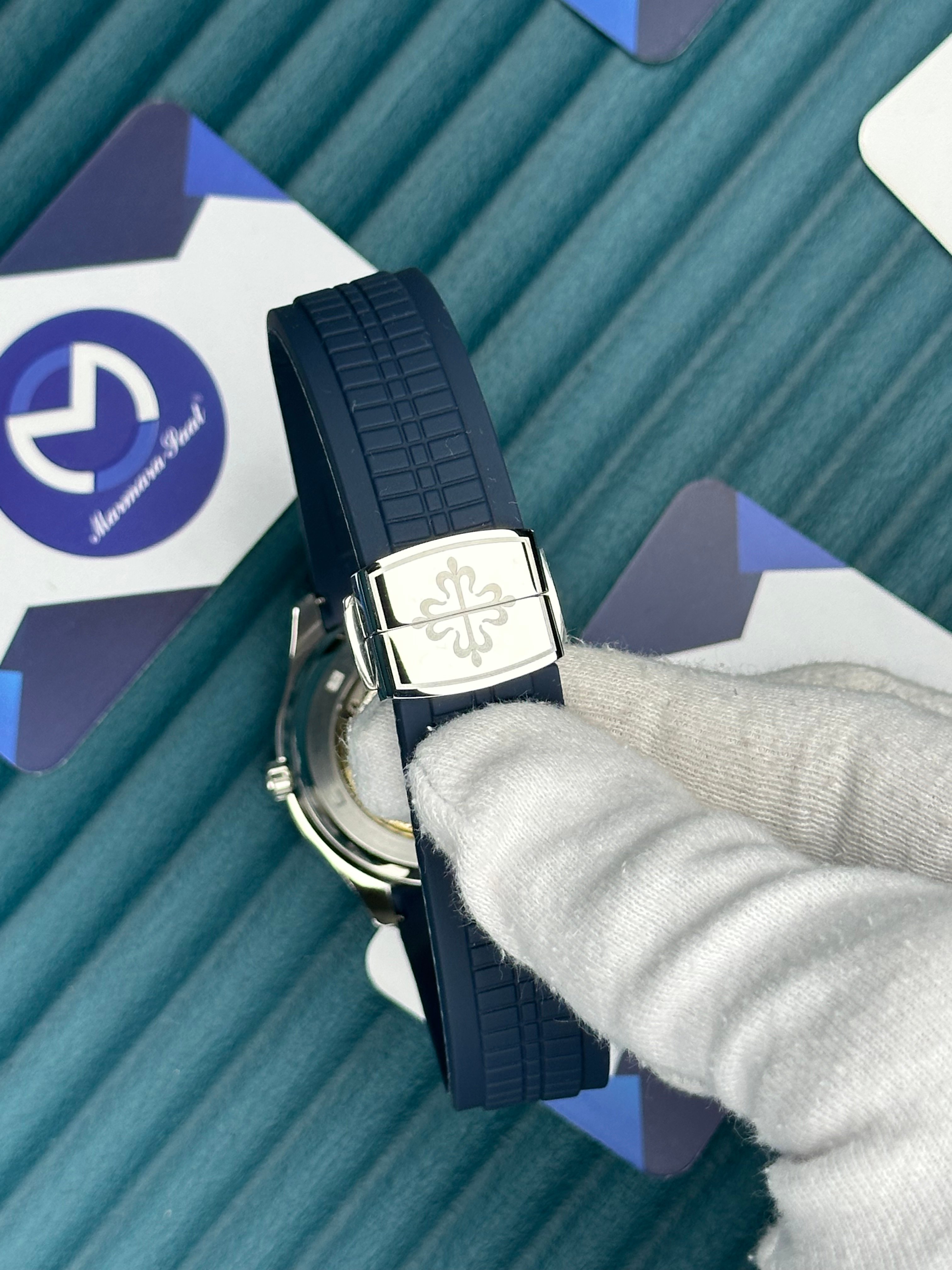 Patek Philippe Aquanaut Mavi Kordon Mavi Kadran Gümüş Kasa