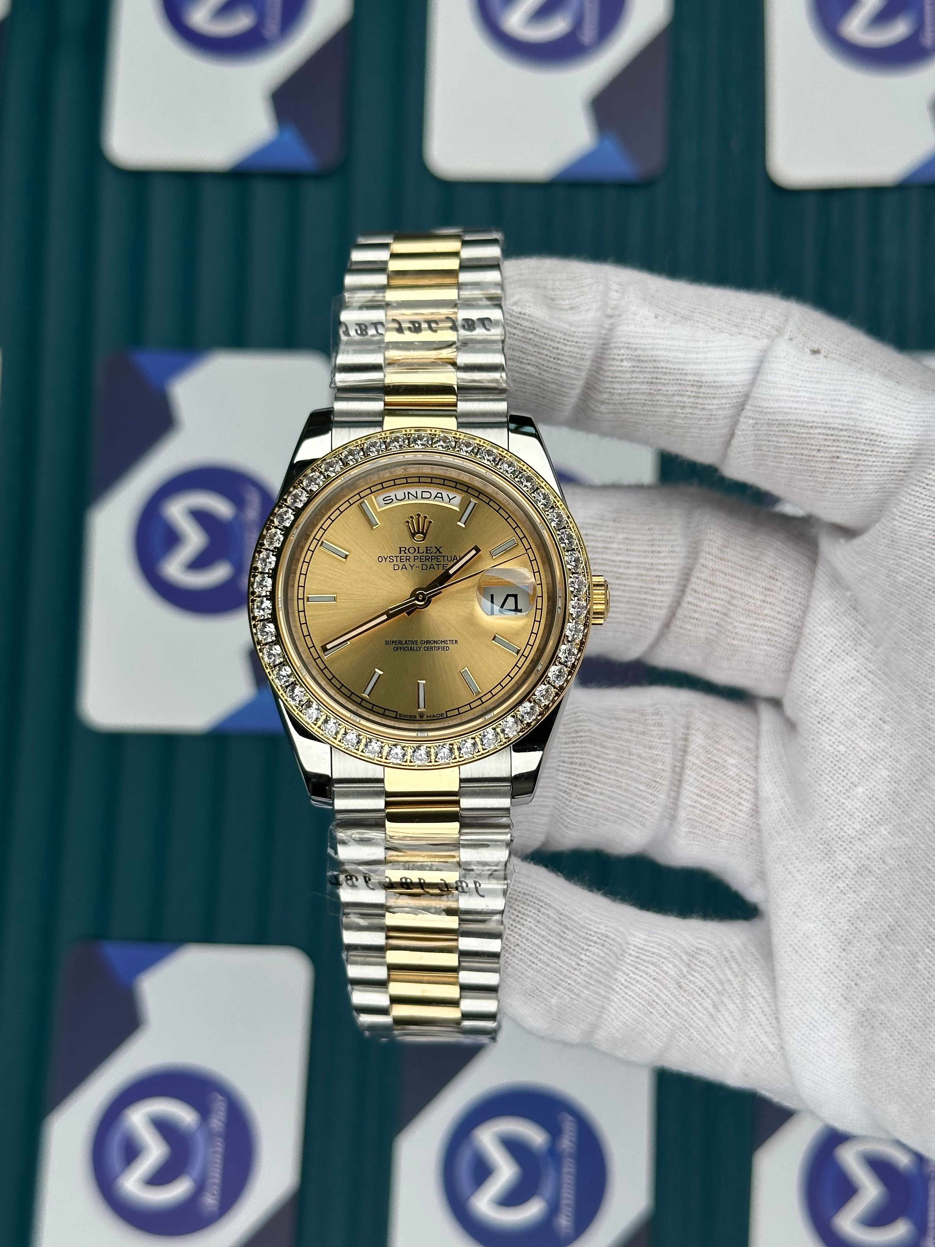 ROLEX DAY-DATE GOLD DIAL DIAMOND BEZEL GOLD-SILVER PRSIDENT 