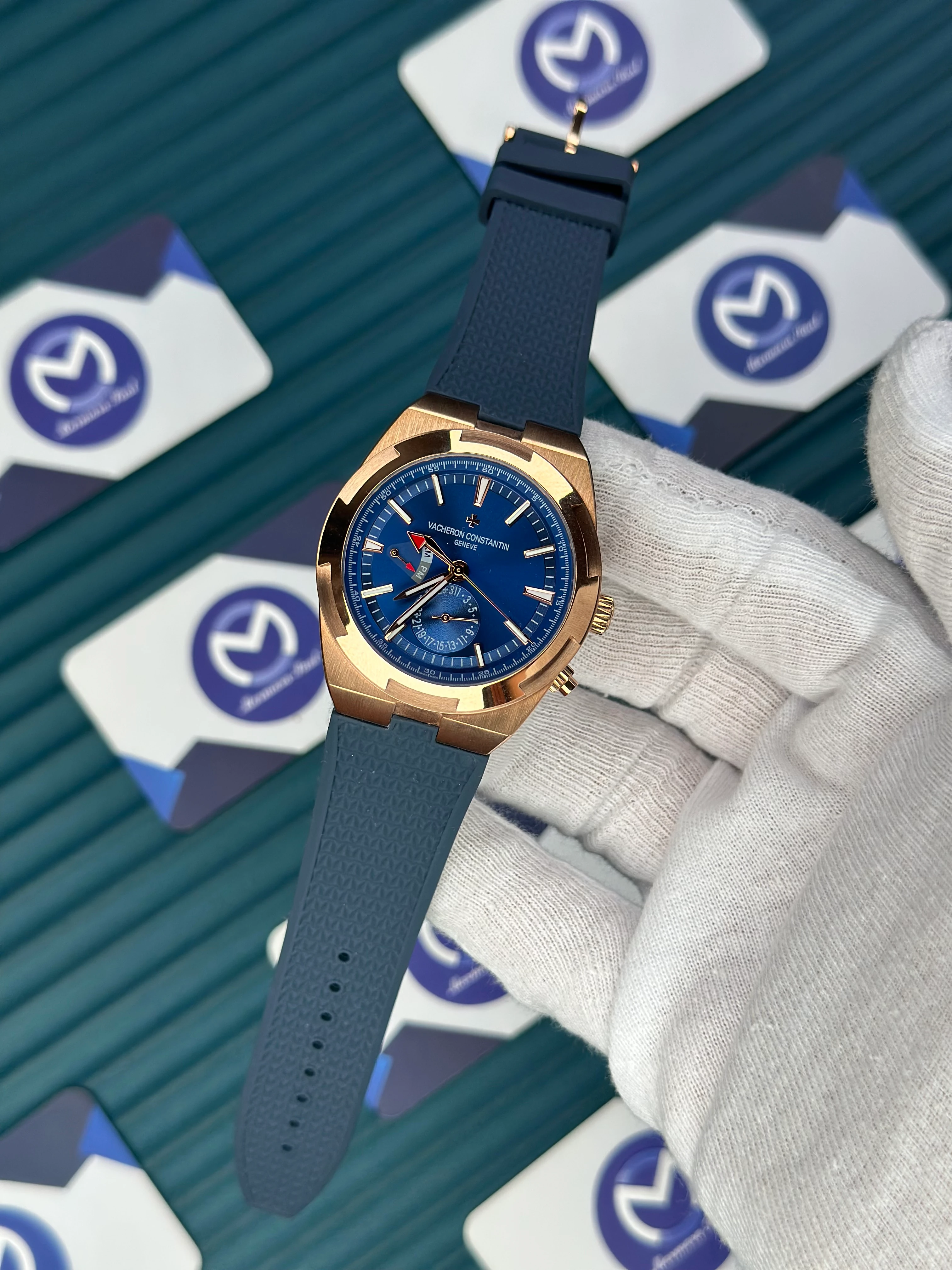 VACHERON CONSTANTİN BLUE DIAL ROSE CASE DUAL TIME OVERSEAS NAVY BLUE RUBBER