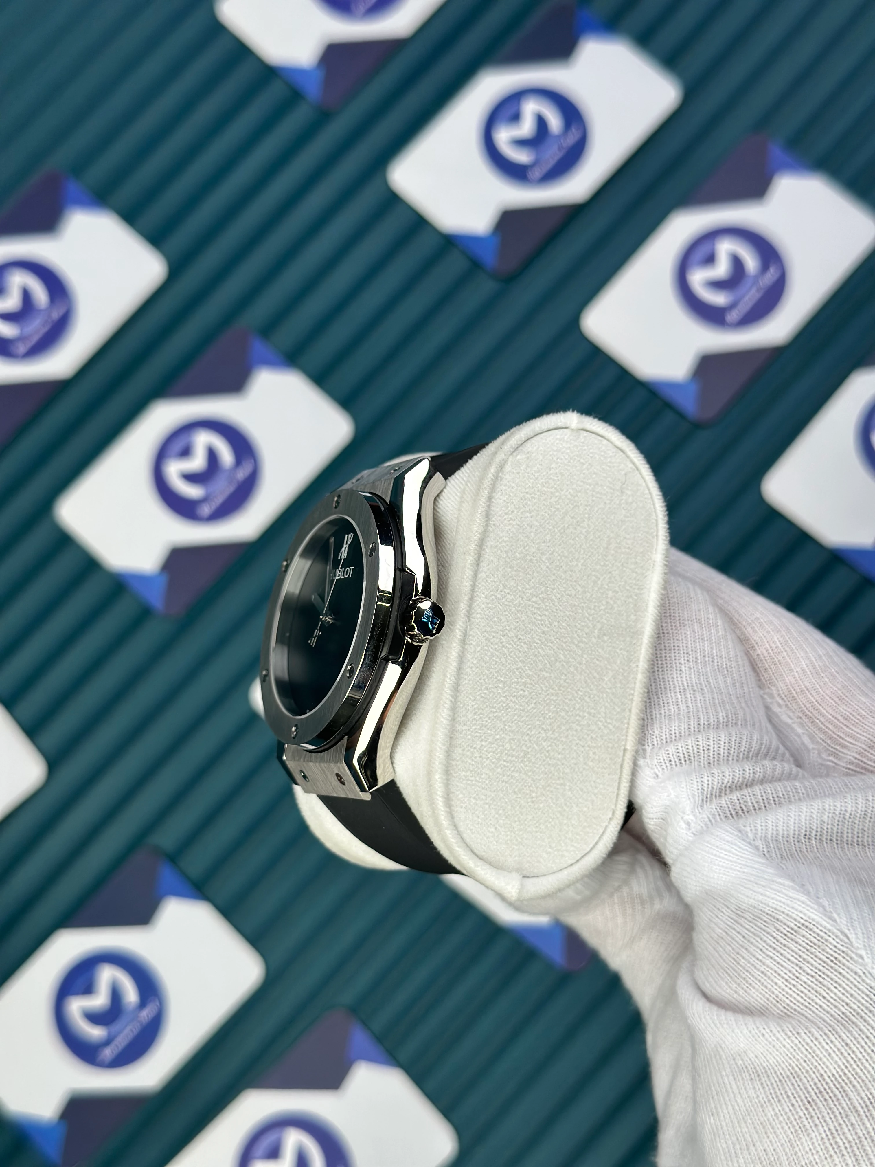 HUBLOT GENEVE AUTOMATIC VENDOME BLACK DIAL NO INDEX SILVER CASE BLACK RUBBER CORD 