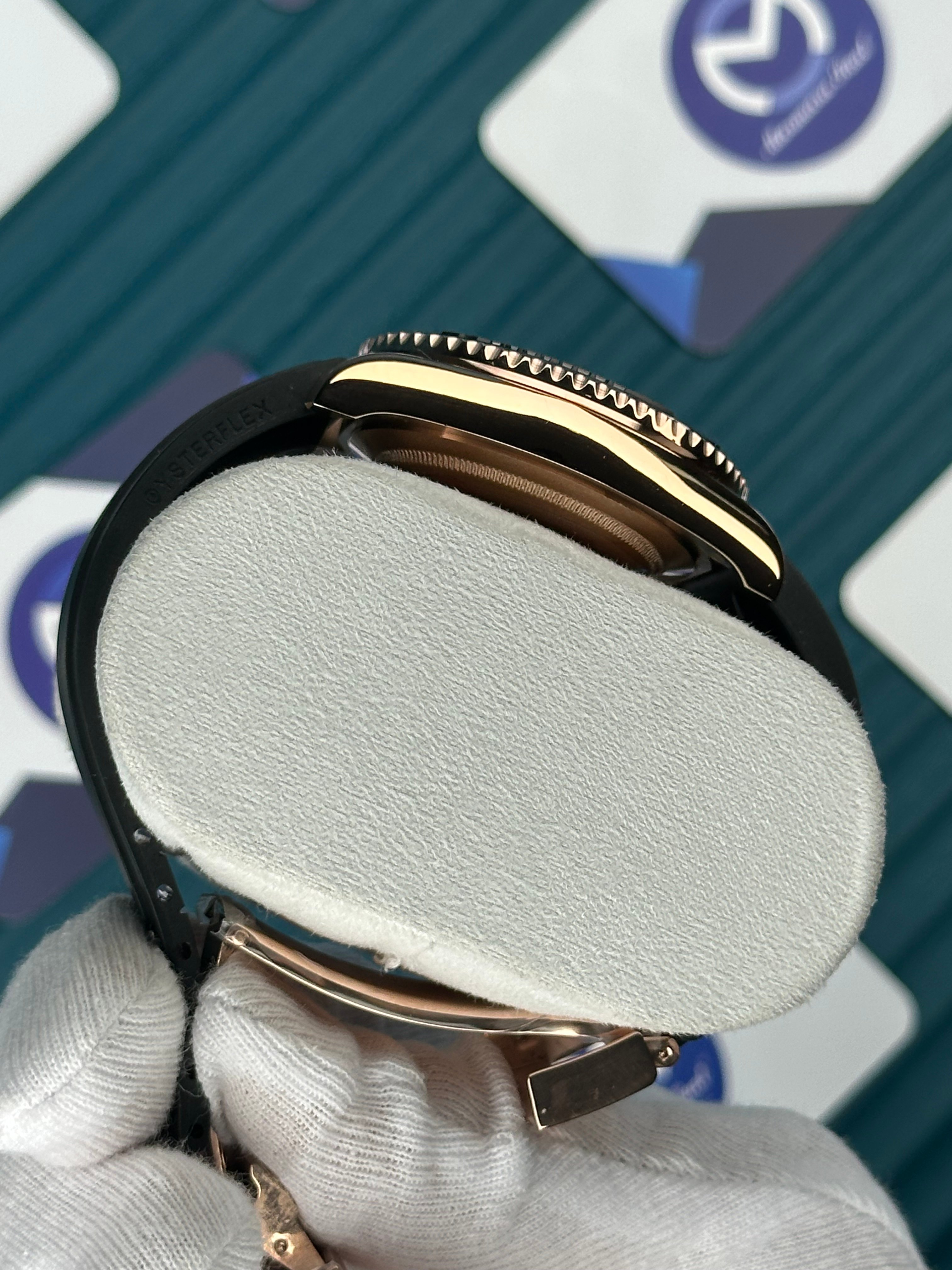 ROLEX YACHT-MASTER ROSE CASE BLACK OYSTERFLEX
