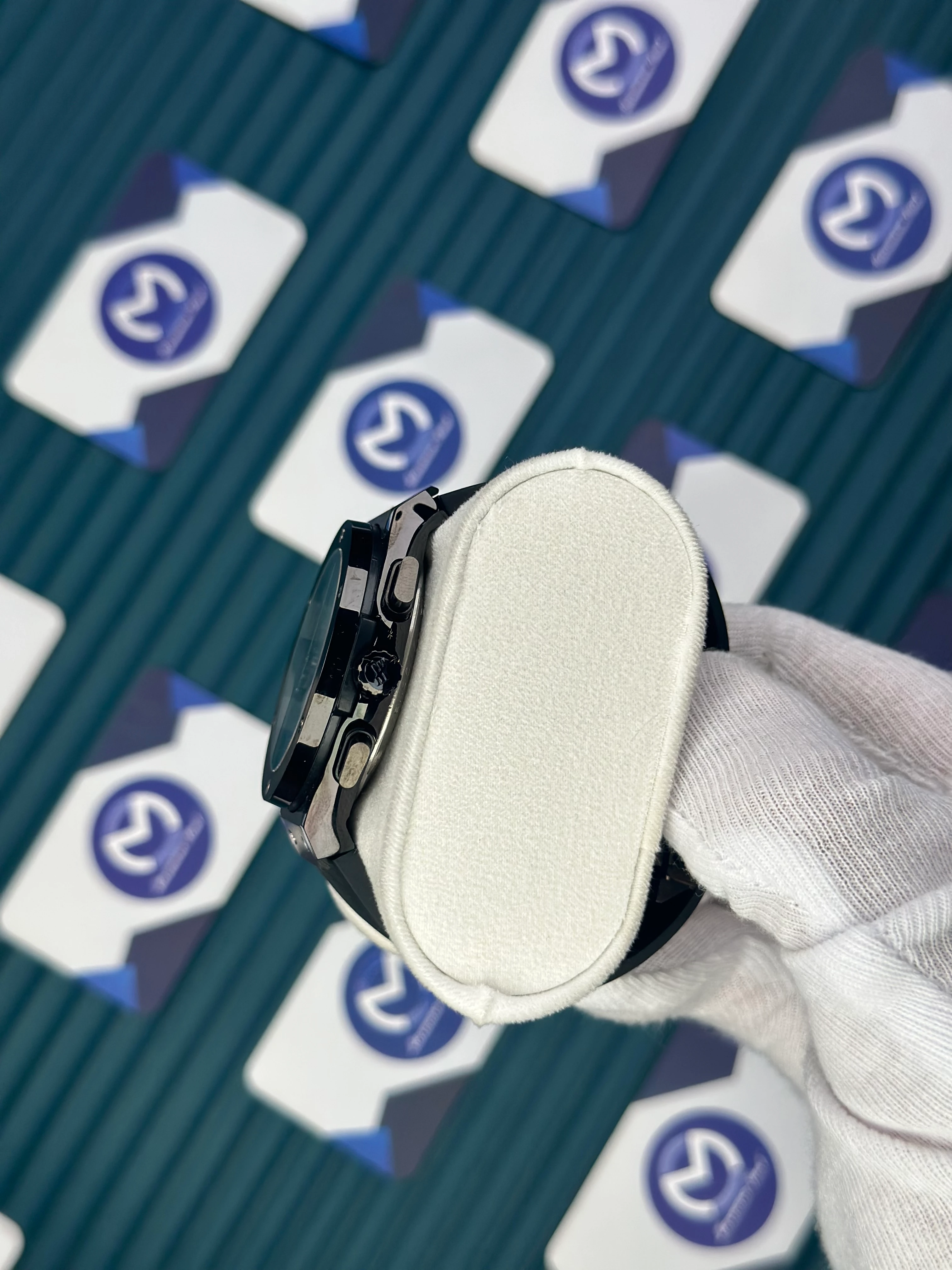 HUBLOT AUTOMATIC BLACK SKELETON RUBBER 