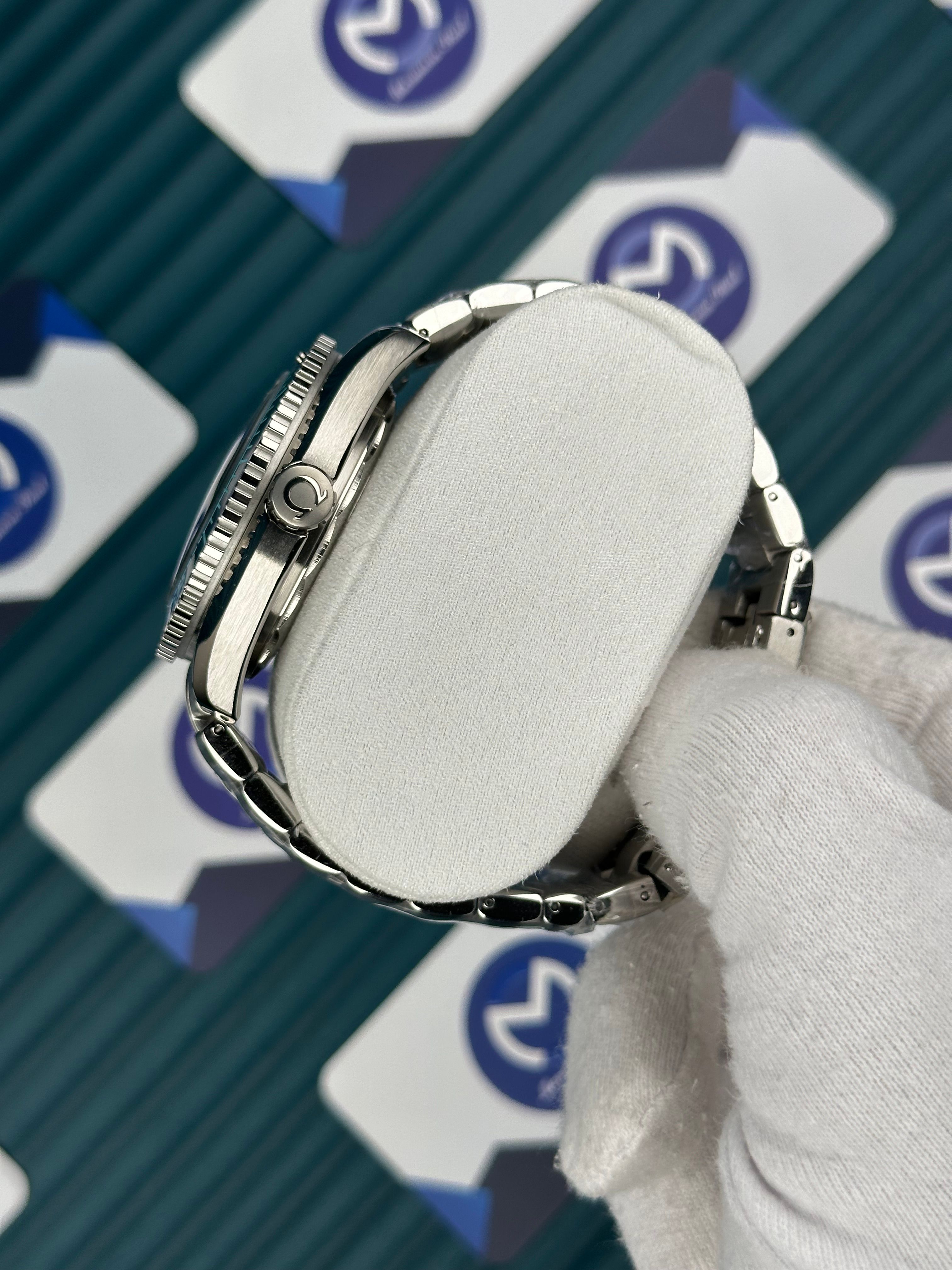 Omega Seamaster Planet Ocean Otomatik Mavi Kadran