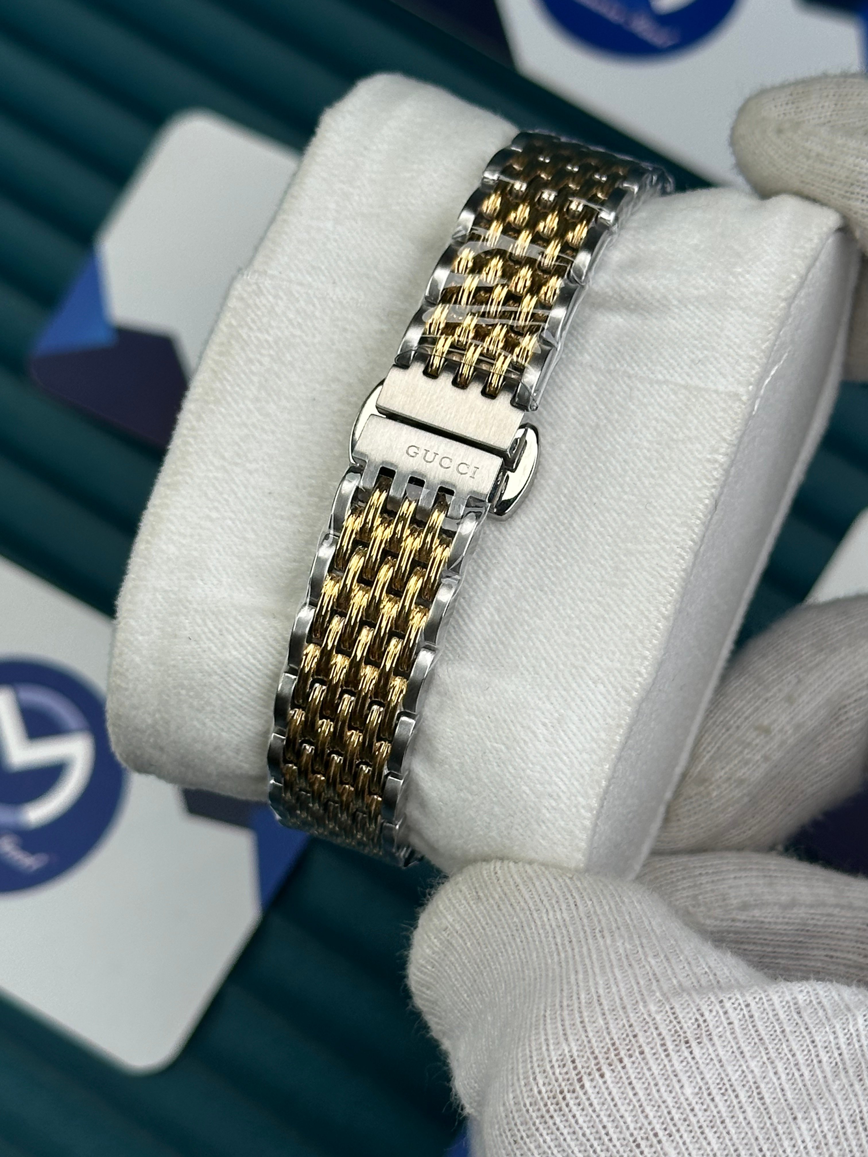 GUCCI WHITE DIAL SPINNING BUTTERFLY GOLD-SILVER