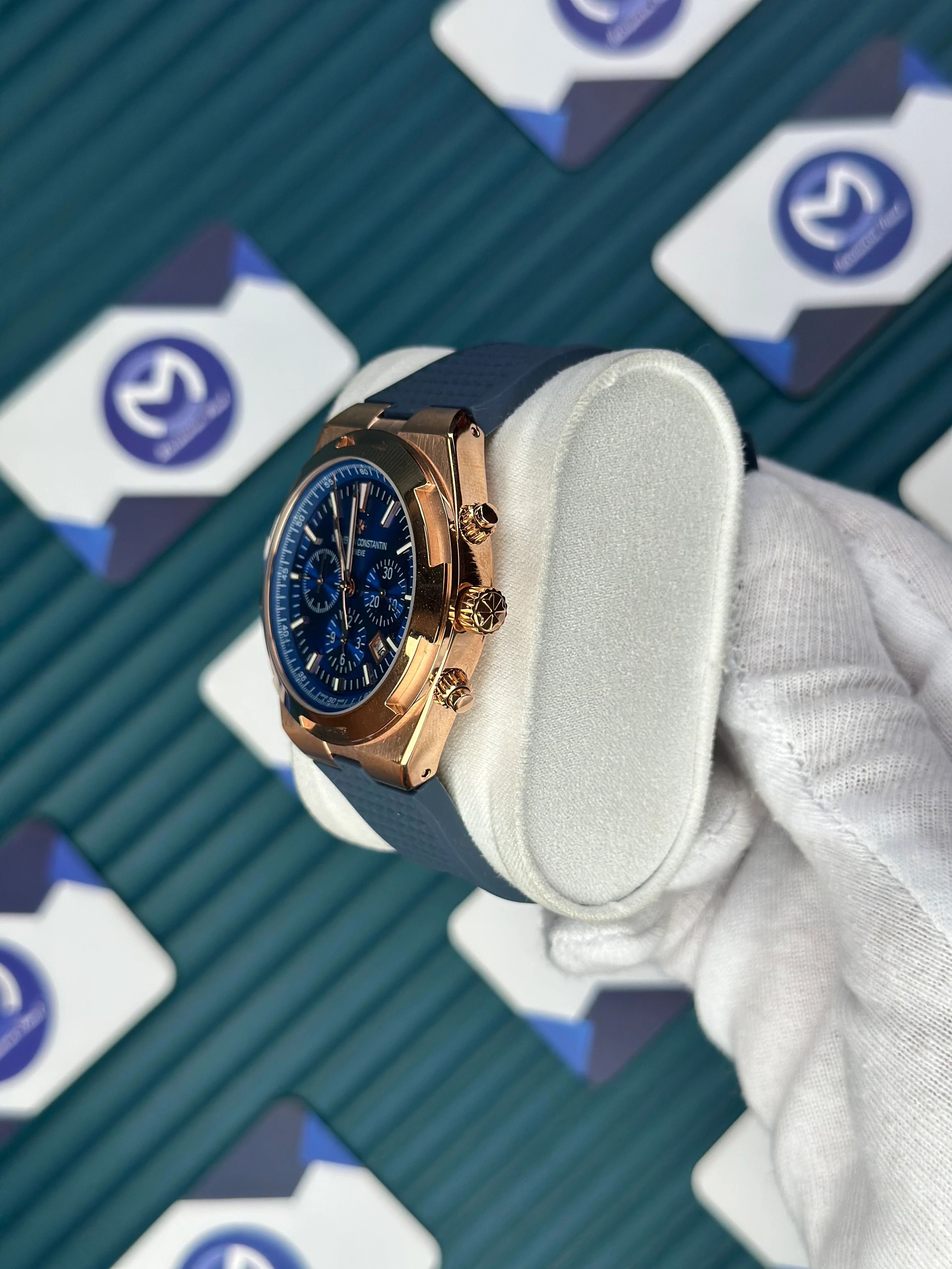 VACHERON CONSTANTIN BLUE DIAL ROSE CASE CHRONOGRAPH OVERSEAS NAVY BLUE RUBBER