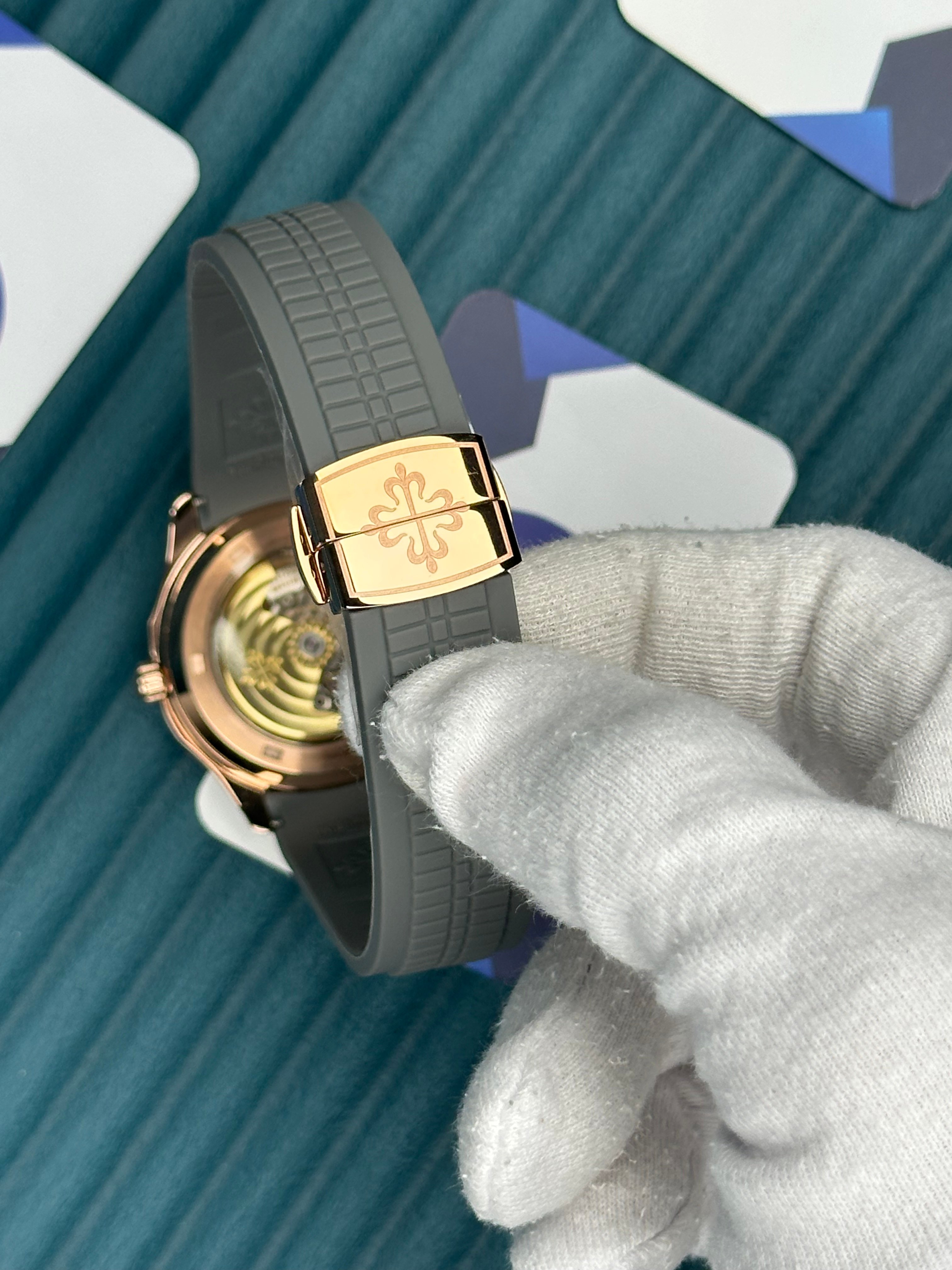 Patek Philipe Aquanaut Gri Kordon Gri Kadran Rose Kasa