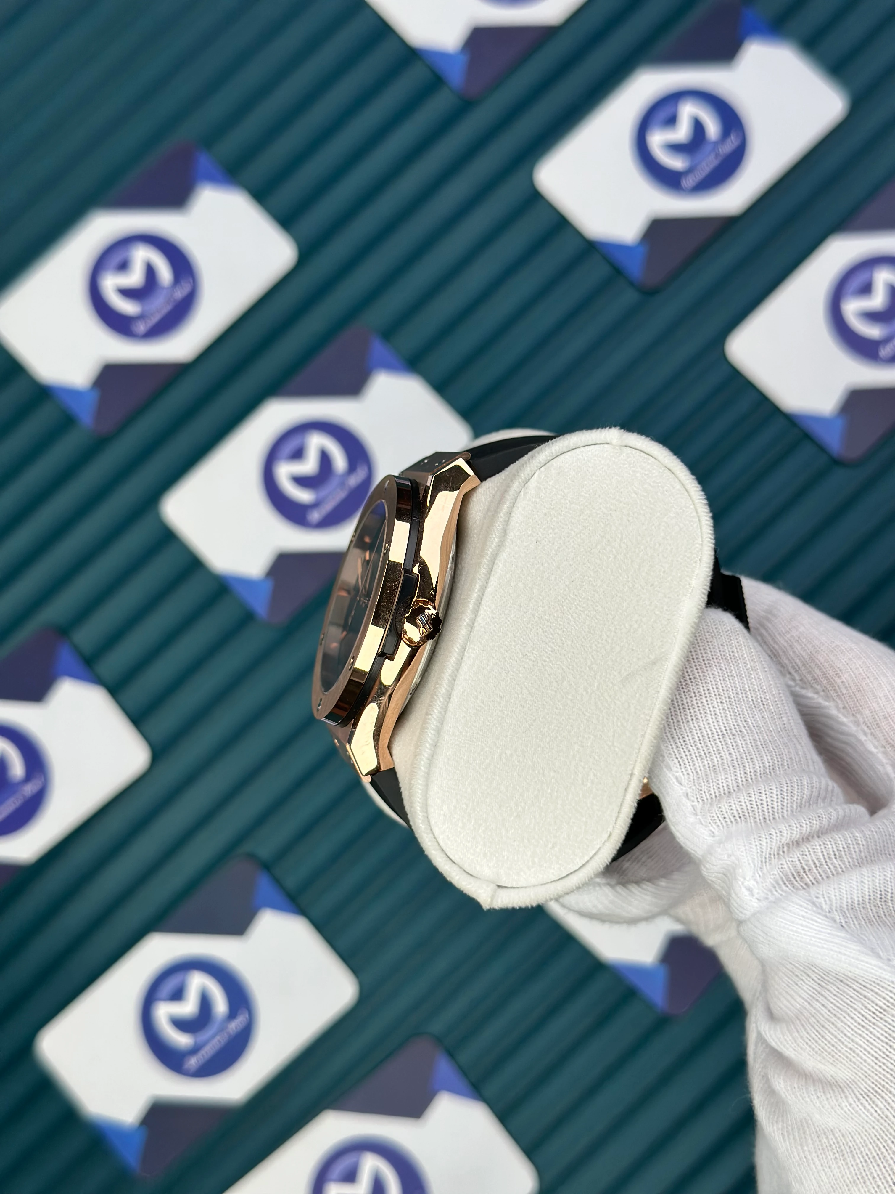 HUBLOT GENEVE AUTOMATIC VENDOME BLACK DIAL ROSE BEZEL BLACK CASE BLACK RUBBER CORD 