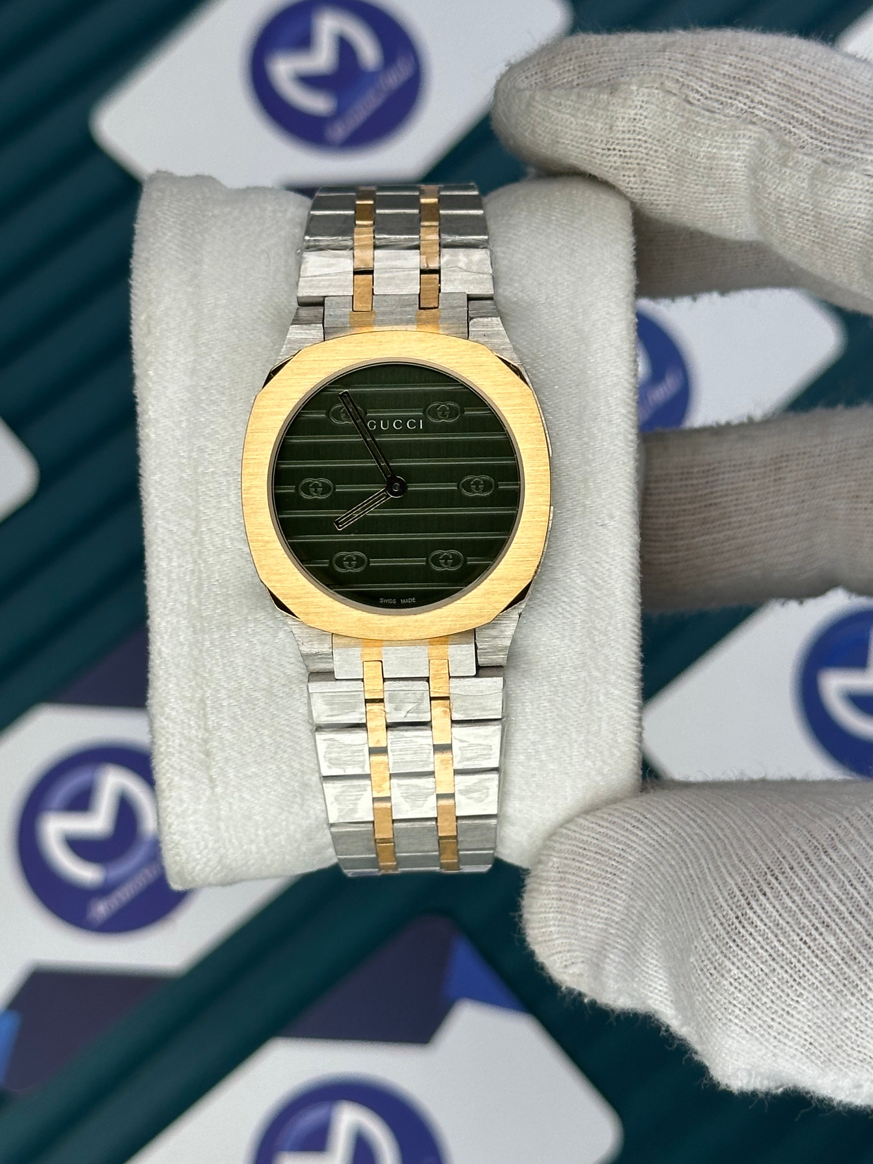 GUCCI WOMAN GREEN DIAL BRUS MARKS GOLD-SILVER