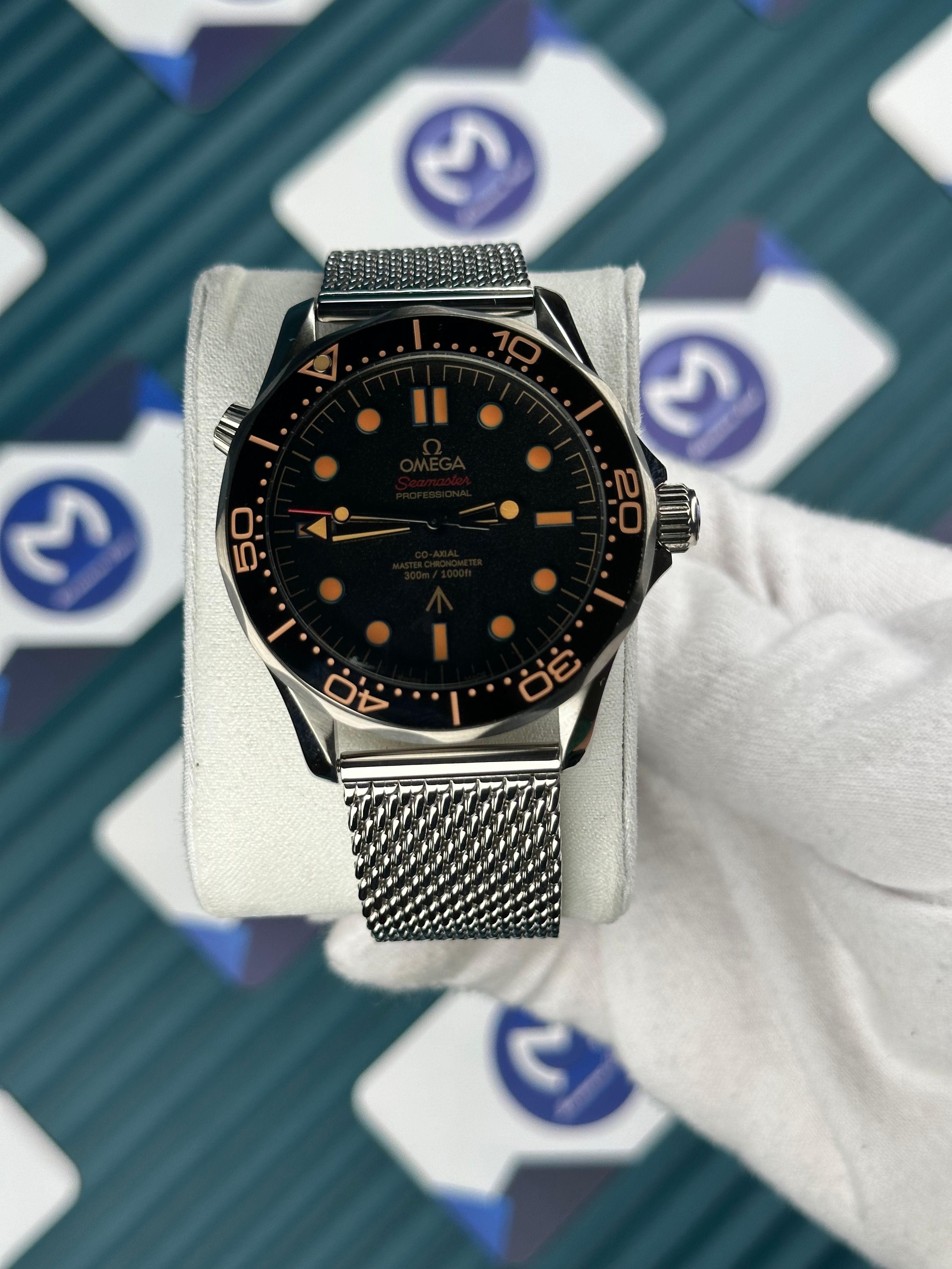 Omega Seamaster Diver James Bond 007 Siyah Kadran Gümüş Hasır Kordon