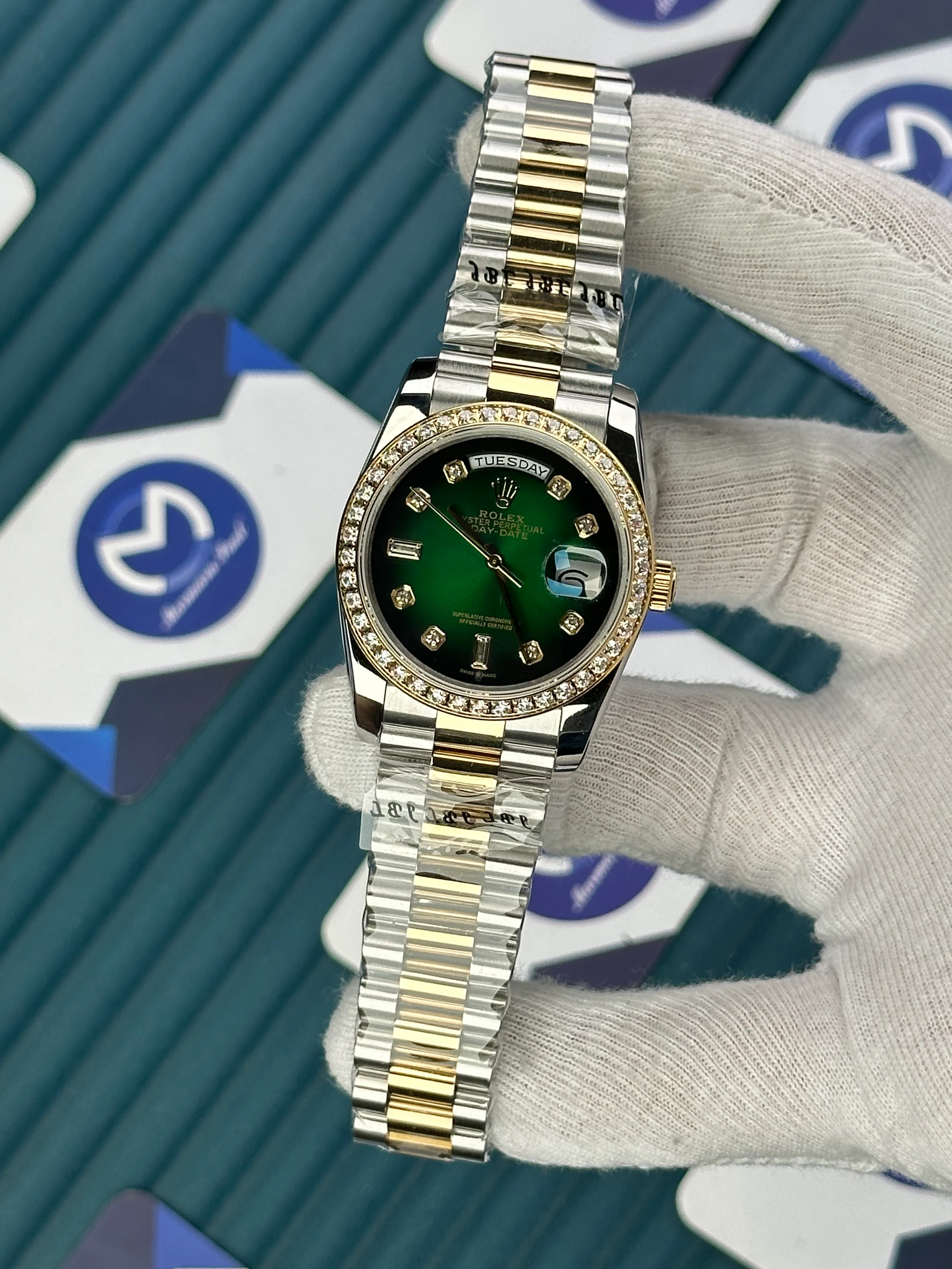 ROLEX 36 MM DAY-DATE GREEN DIAL DIAMOND INDEX DIAMOND BEZEL GOLD-SILVER PRESIDENT