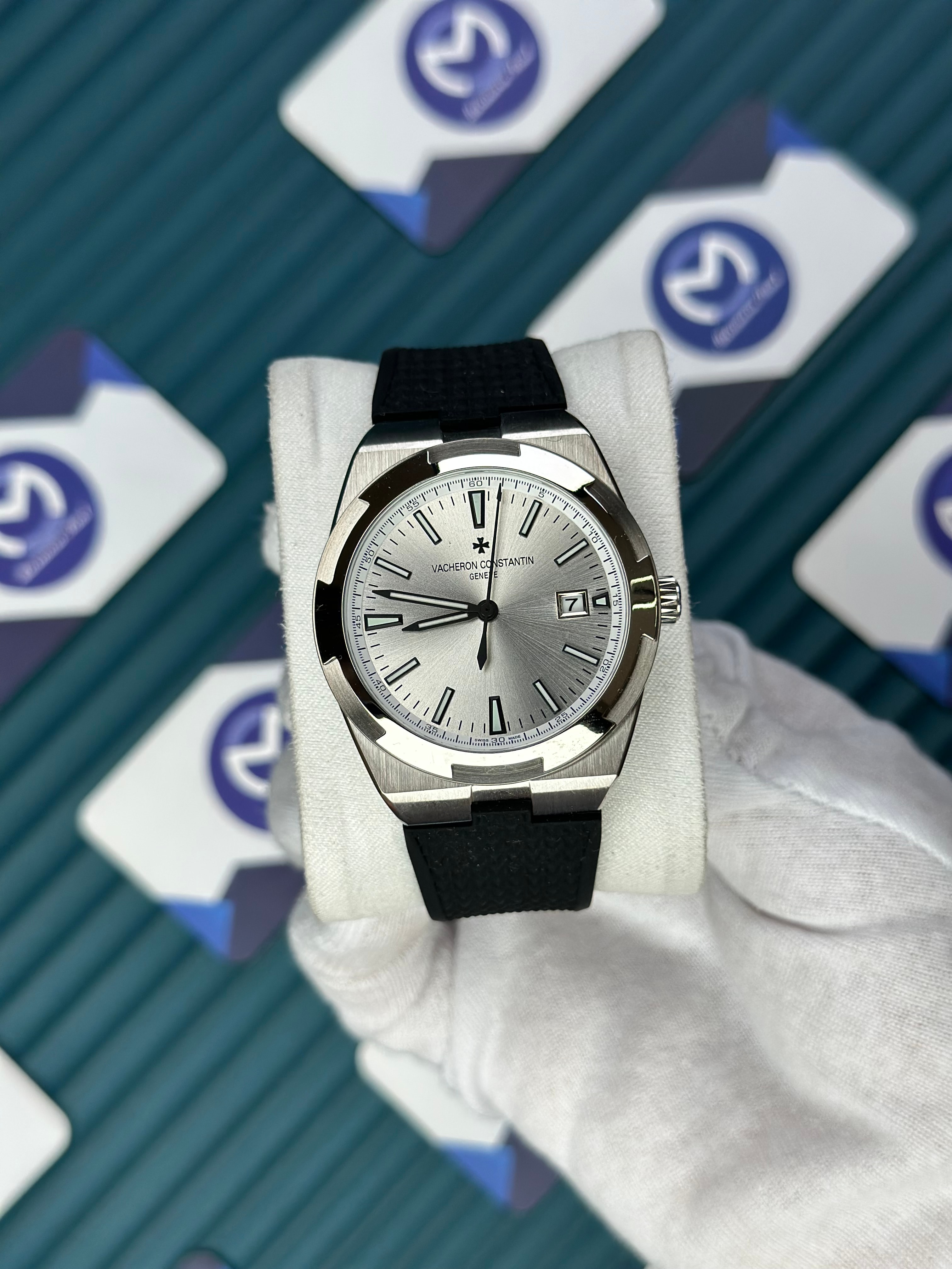 VACHERON CONSTANTIN WHITE DIAL SILVER CASE OVERSEAS BLACK RUBBER