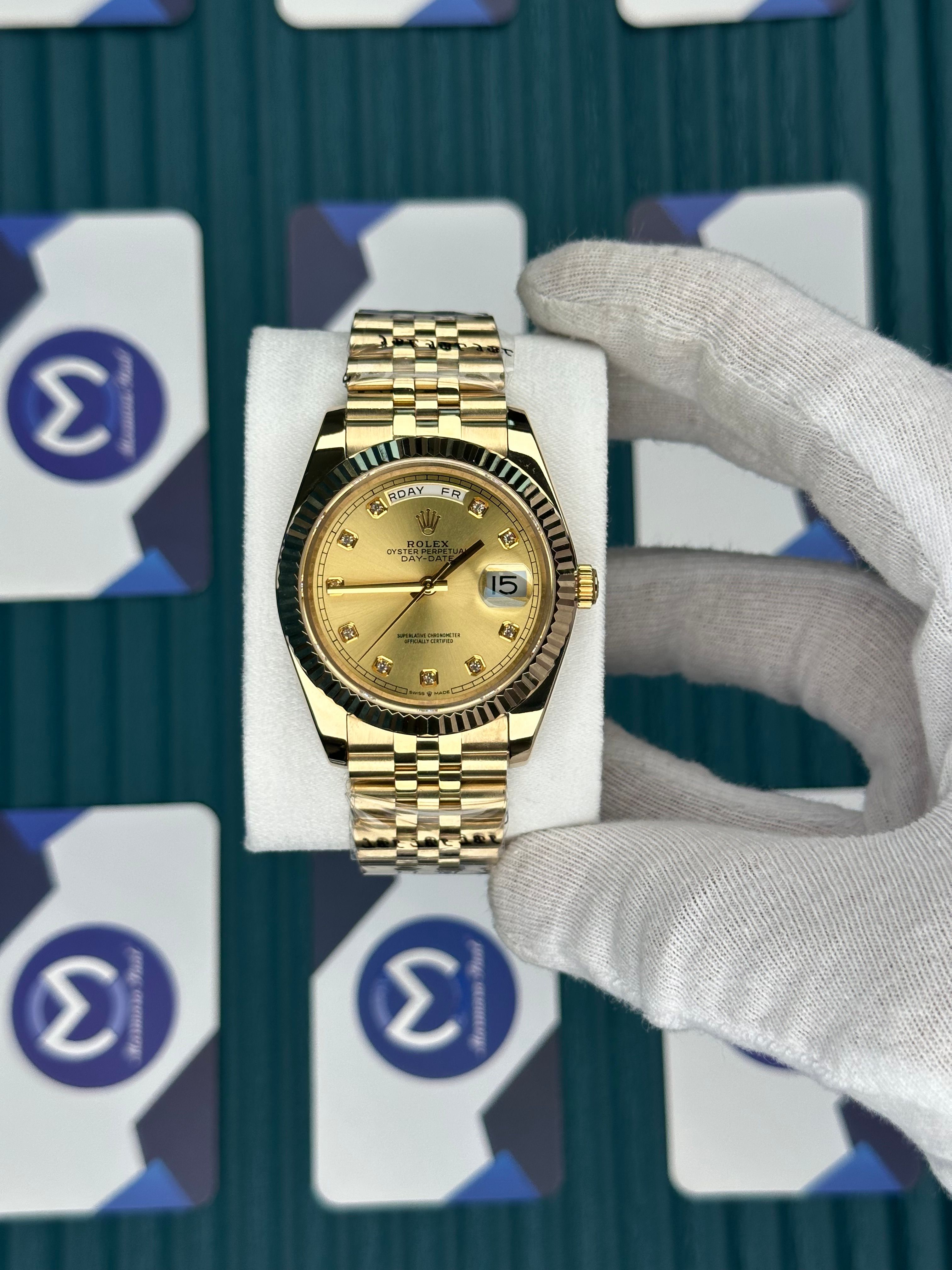 ROLEX DAY-DATE GOLD DIAL DIAMOND INDEX GOLD JUBILE