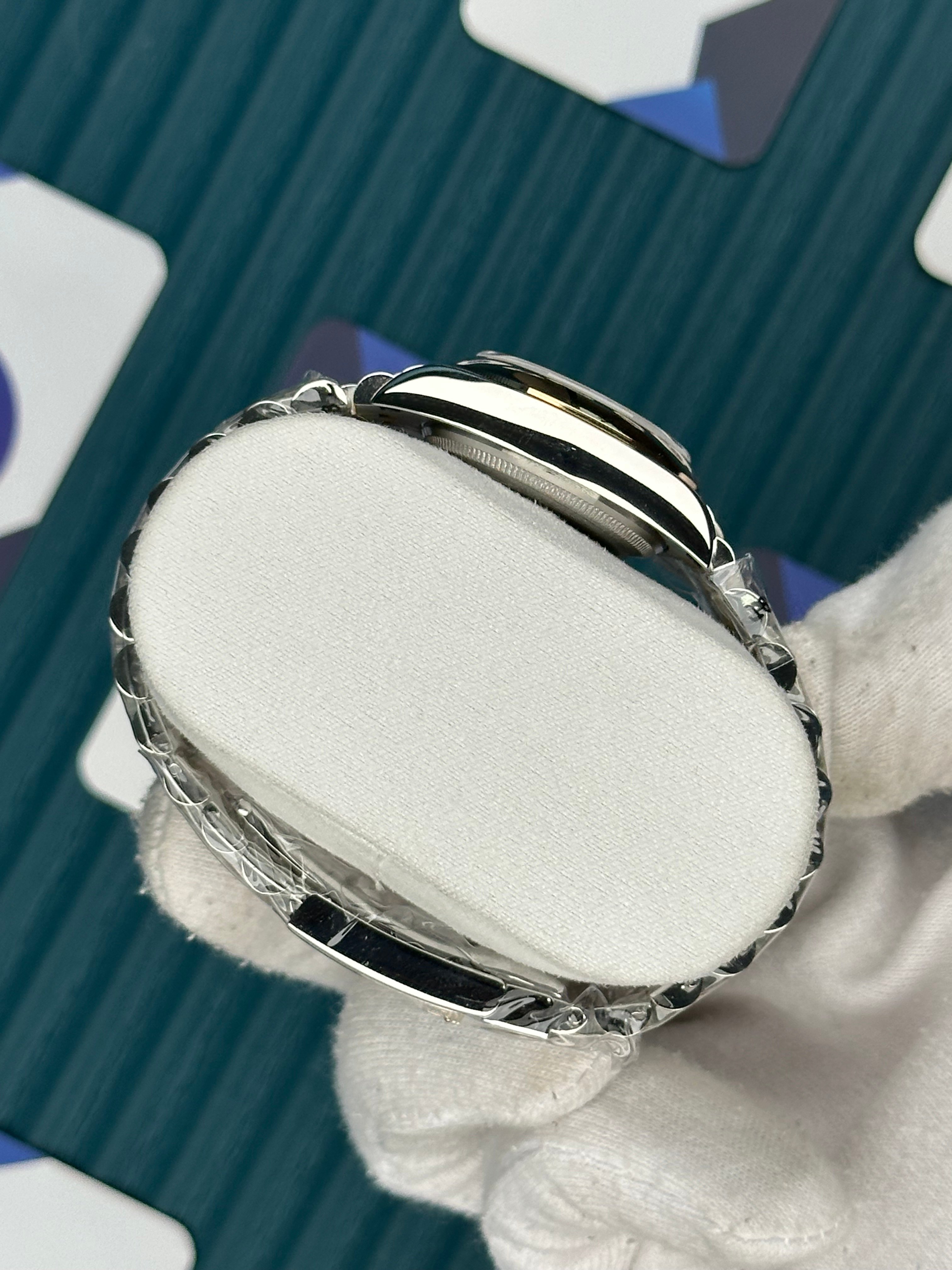 ROLEX 31 OVAL BEZEL ZEYTİN YEŞİLİ KADRAN GOLD-SILVER JUBILEE