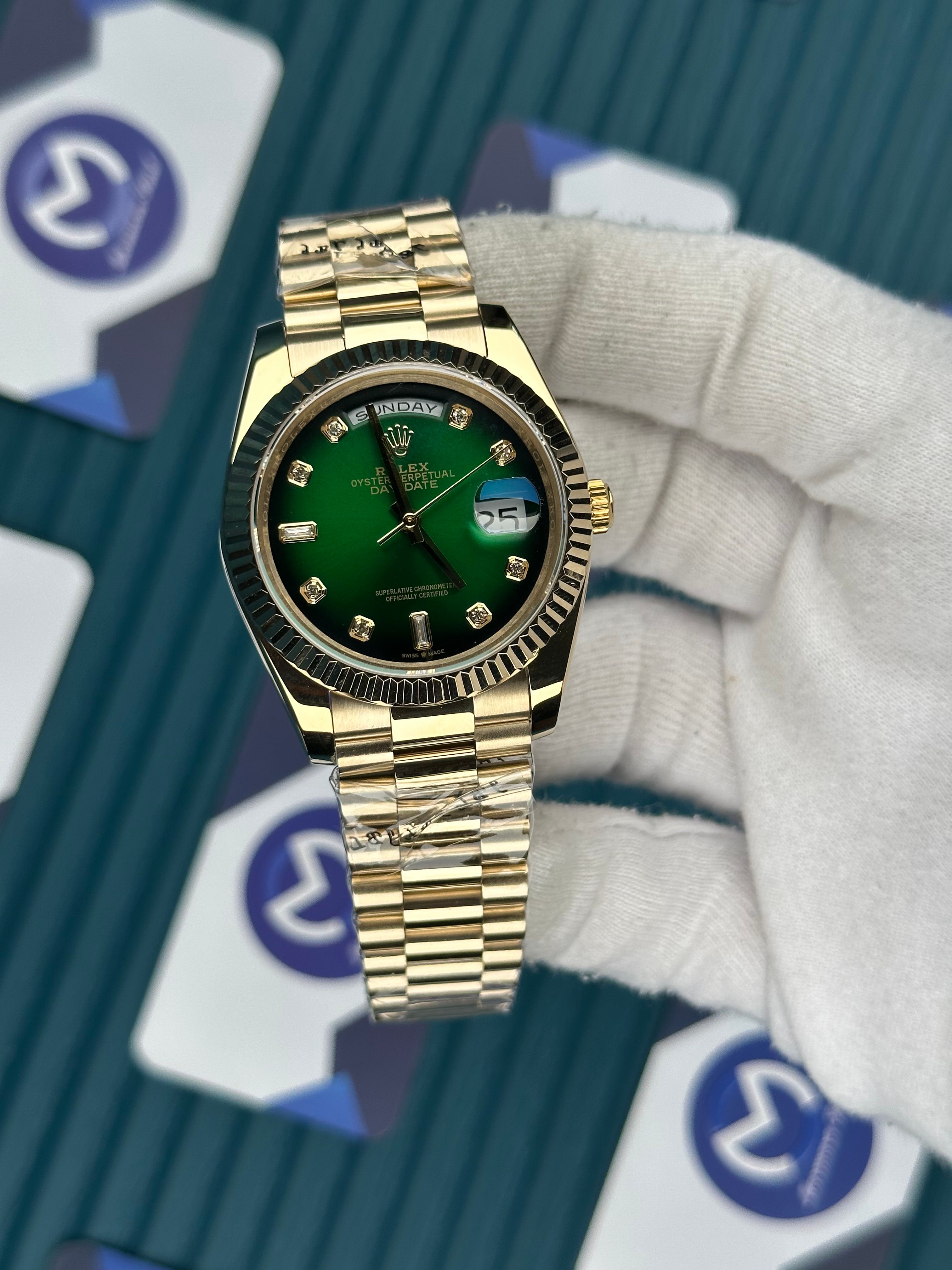 ROLEX DAY-DATE GREEN DIAL DIAMOND INDEX GOLD PRESIDENT