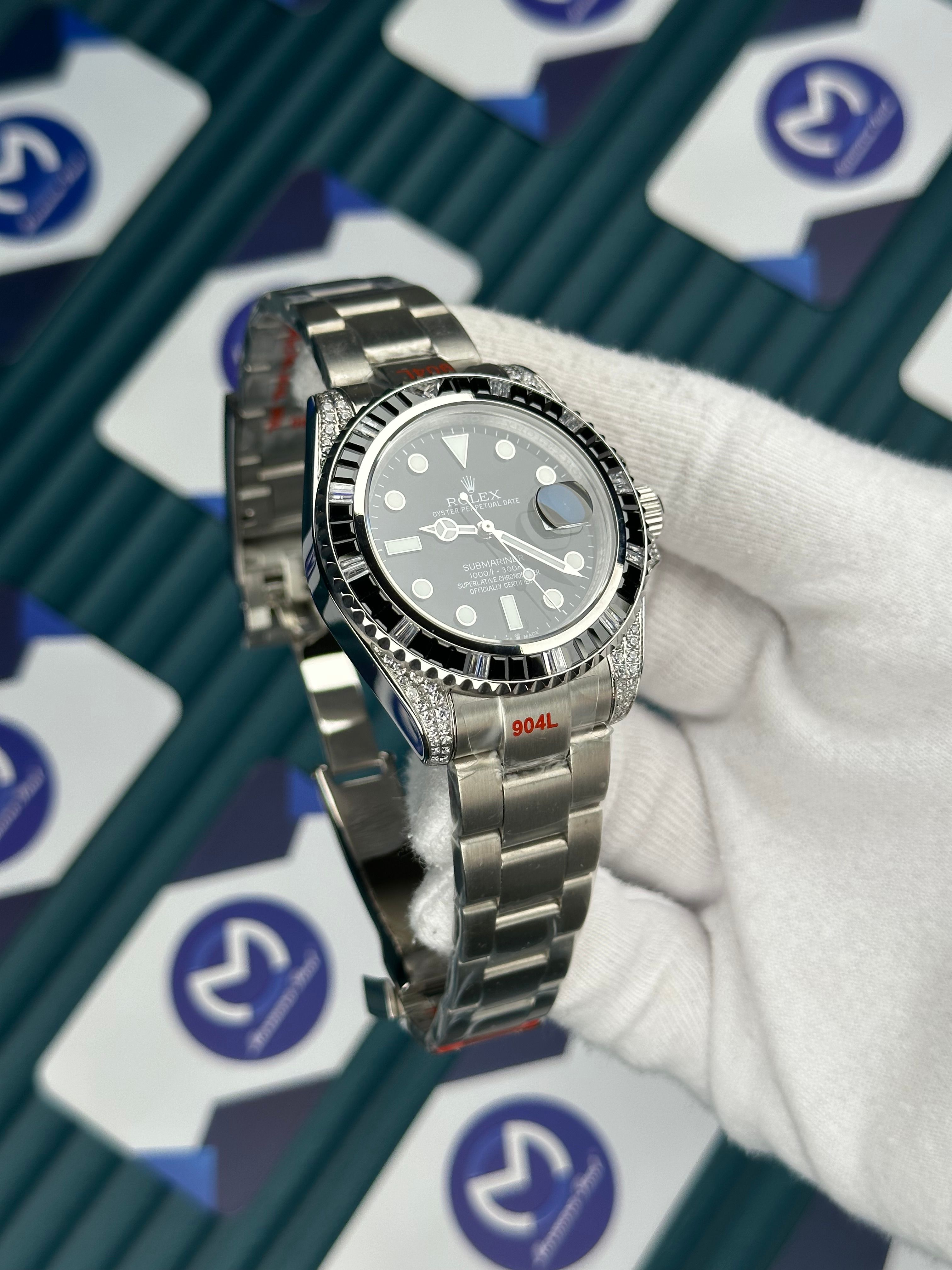 Rolex Submariner Siyah Beyaz Taşlı Bezel Siyah Kadran