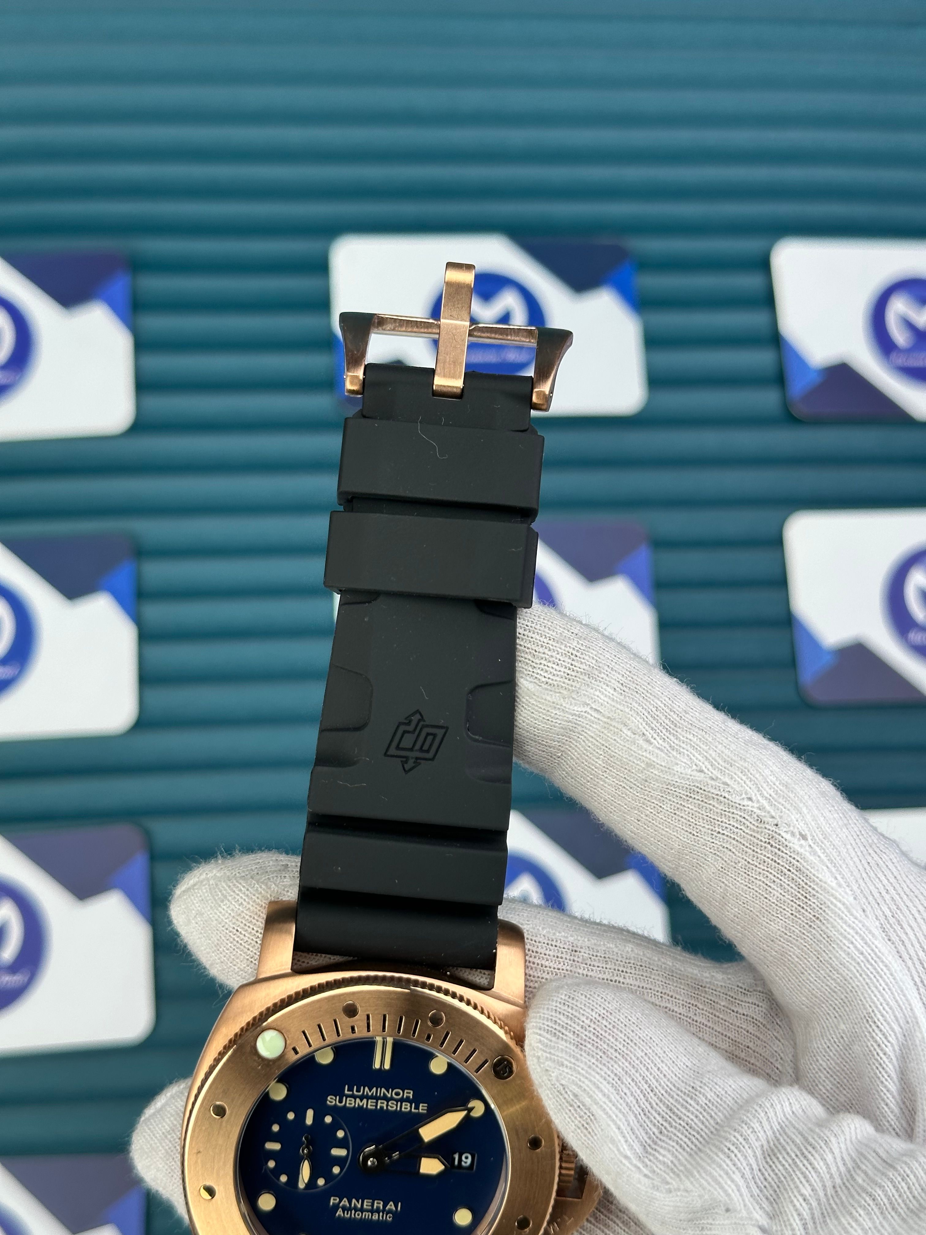 LUMINOR SUBMERSIBLE PANERAI AUTOMATIC BLUE DIAL ROSE CAE BLACK RUBBER