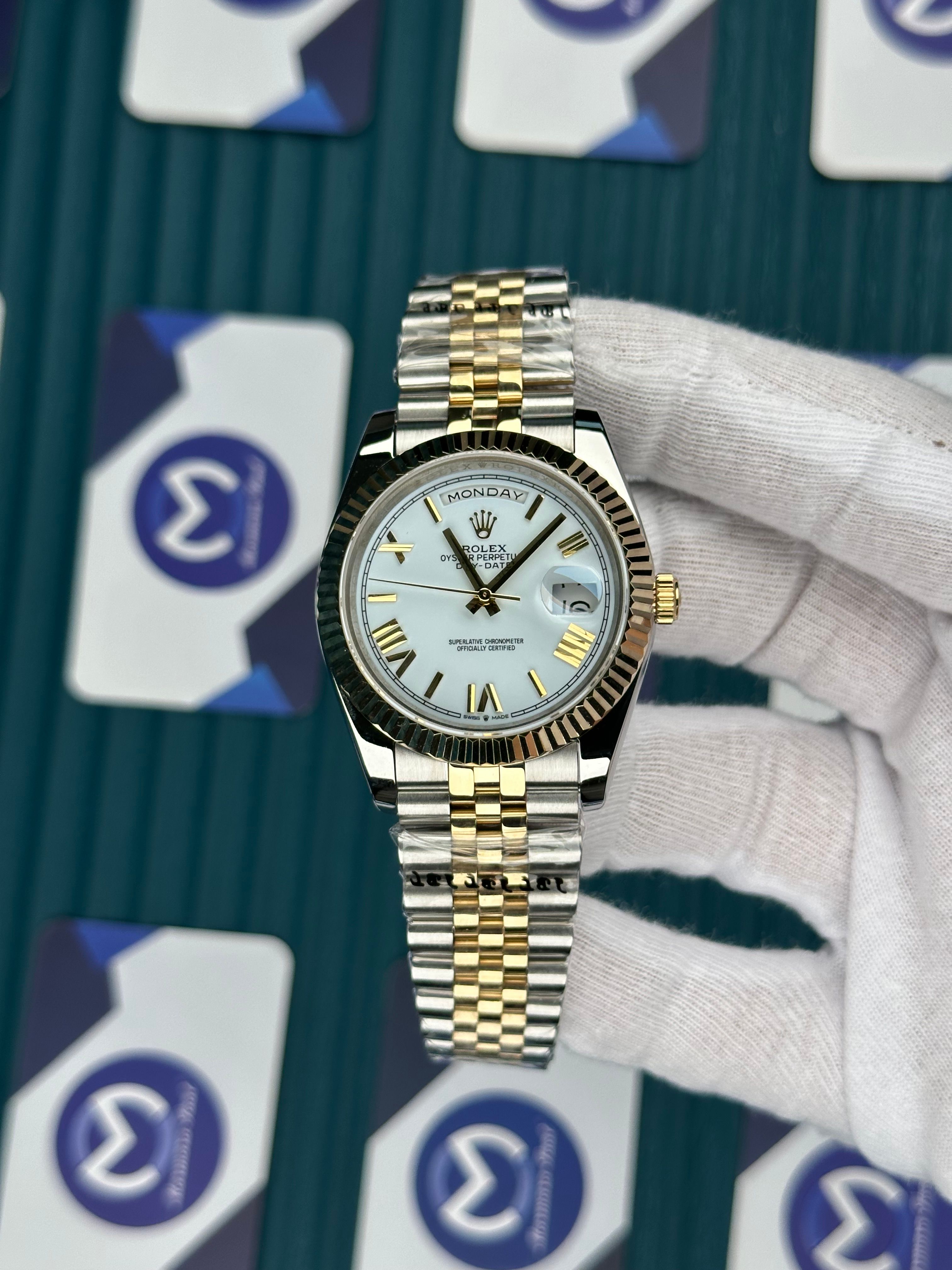 ROLEX DAY-DATE WHITE DIAL GOLD ROMA INDEX GOLD-SILVER JUBILE