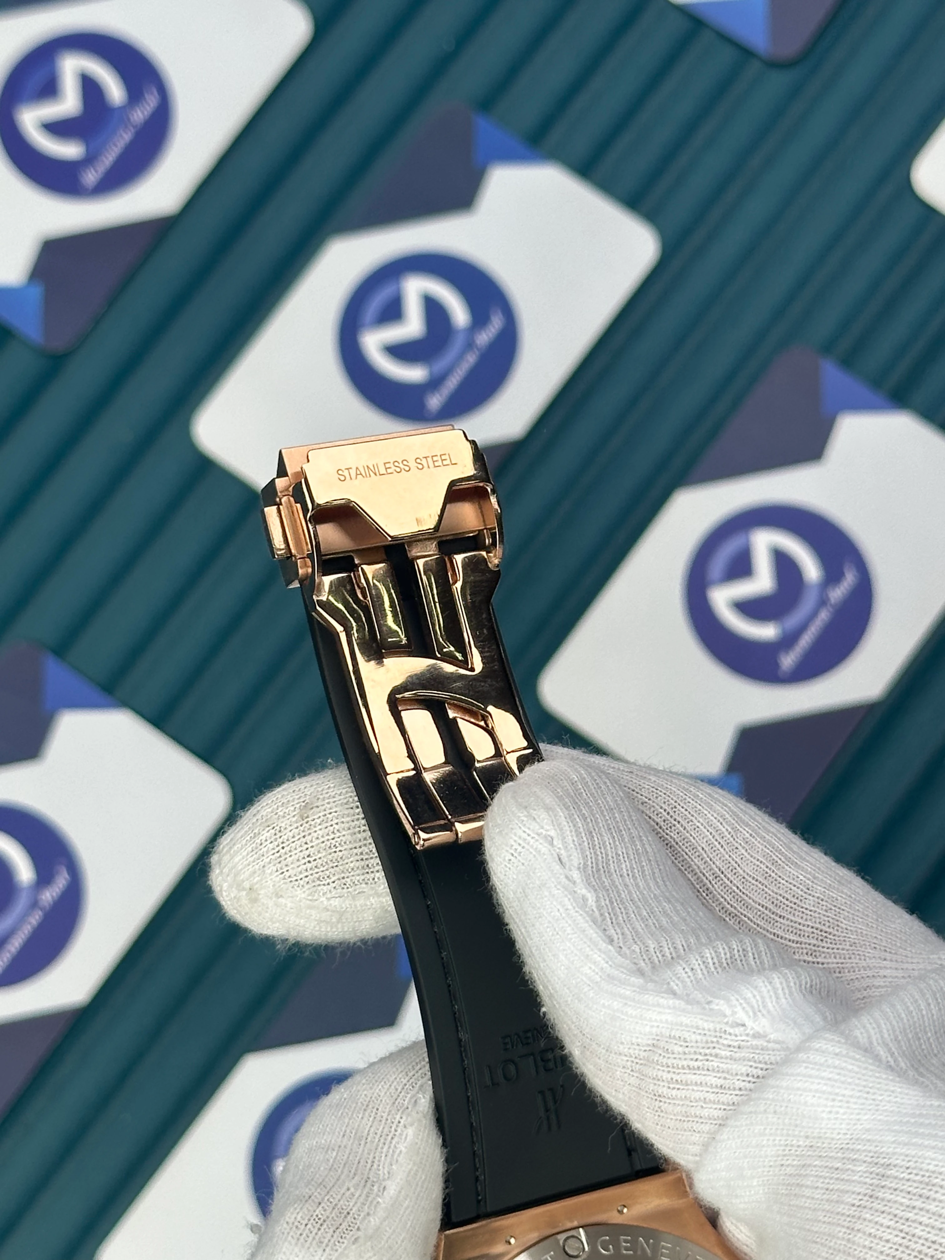 HUBLOT AUTOMATIC FUSHION VENDOME BLUE DIAL ROSE CASE BLUE LEATHER CORD