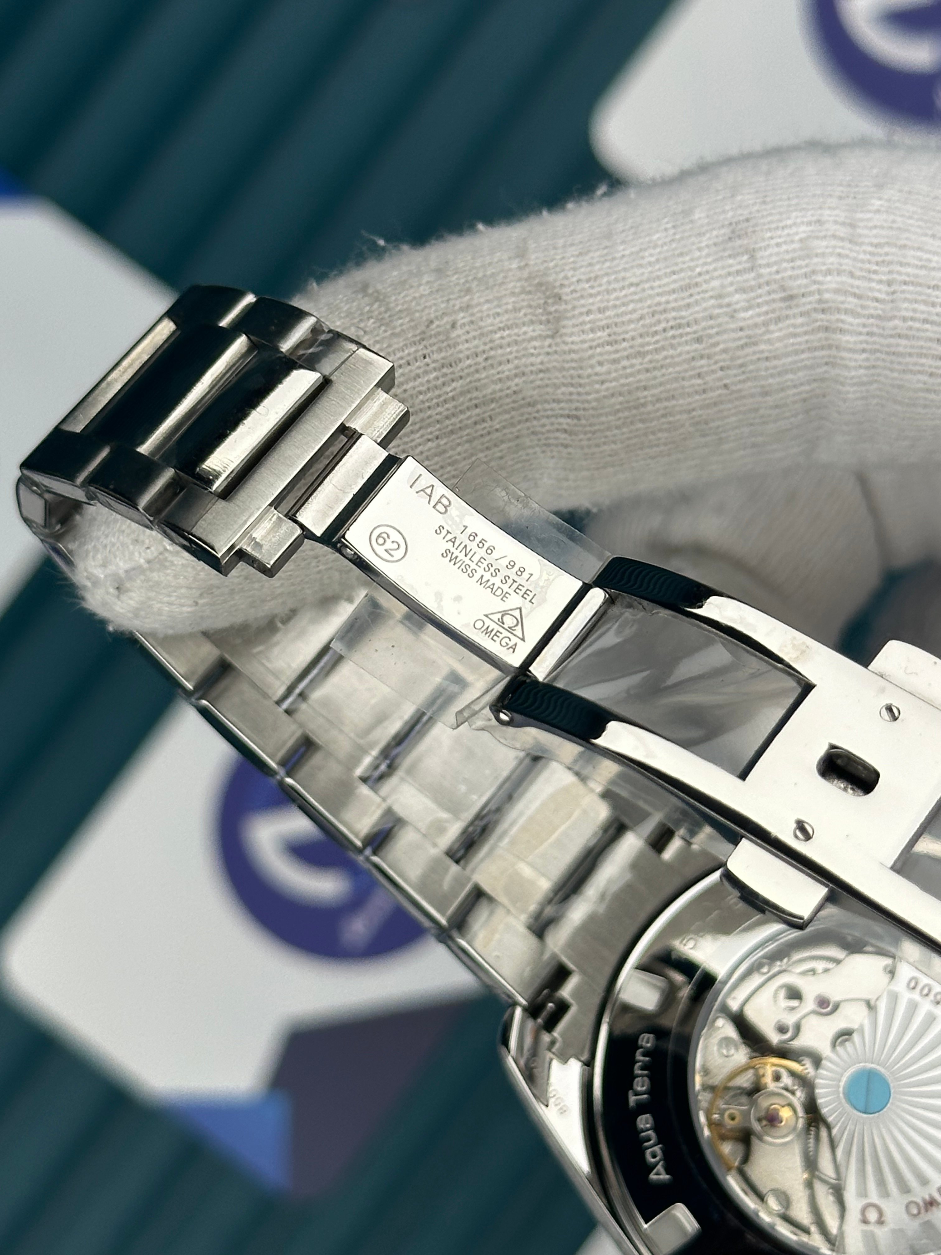Omega Seamaster Aqua Terra Otomatik Gri Kadran