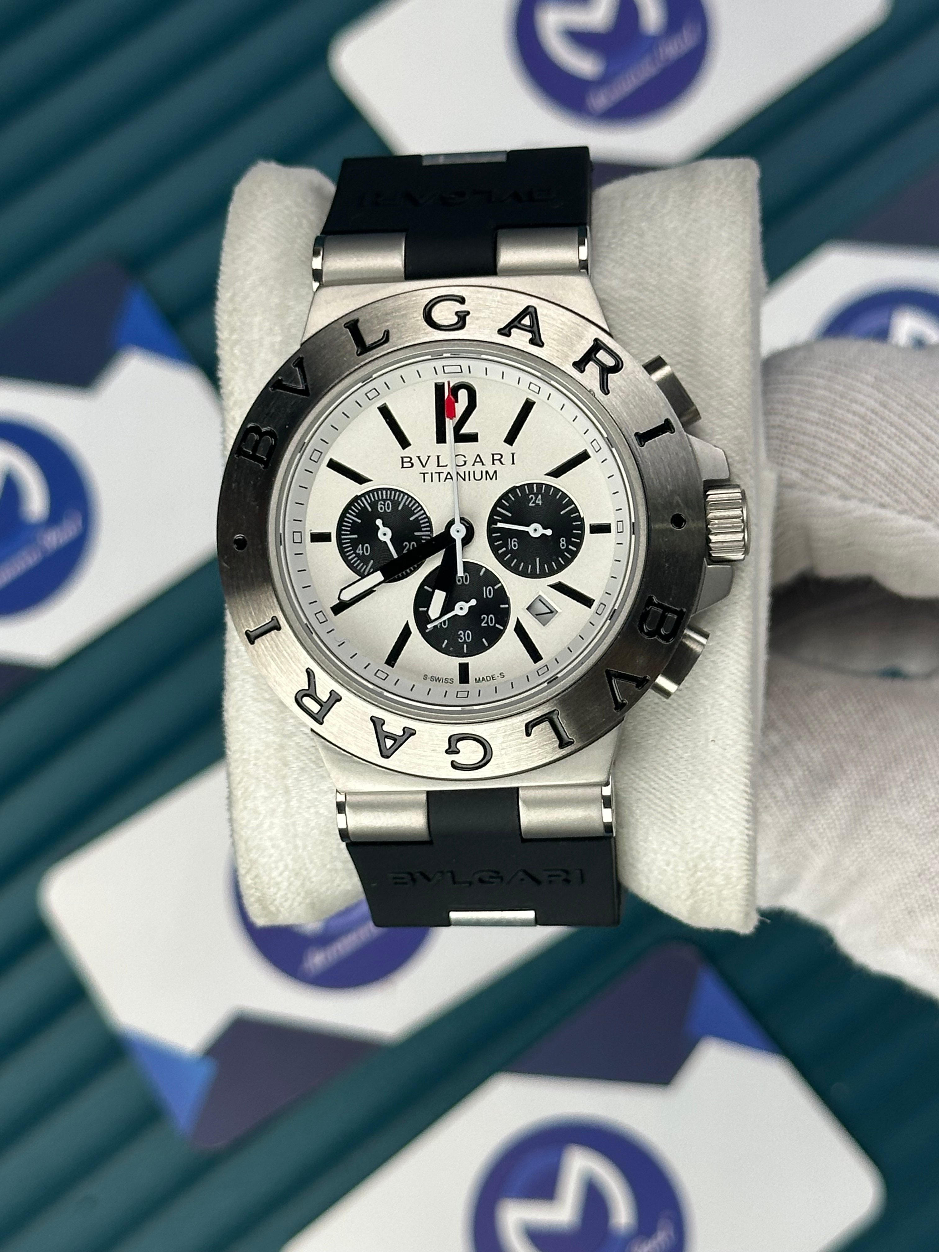 BVLGARI TITANIUM WHITE DIAL SILVER CASE CHRONOGRAPH BLACK RUBBER