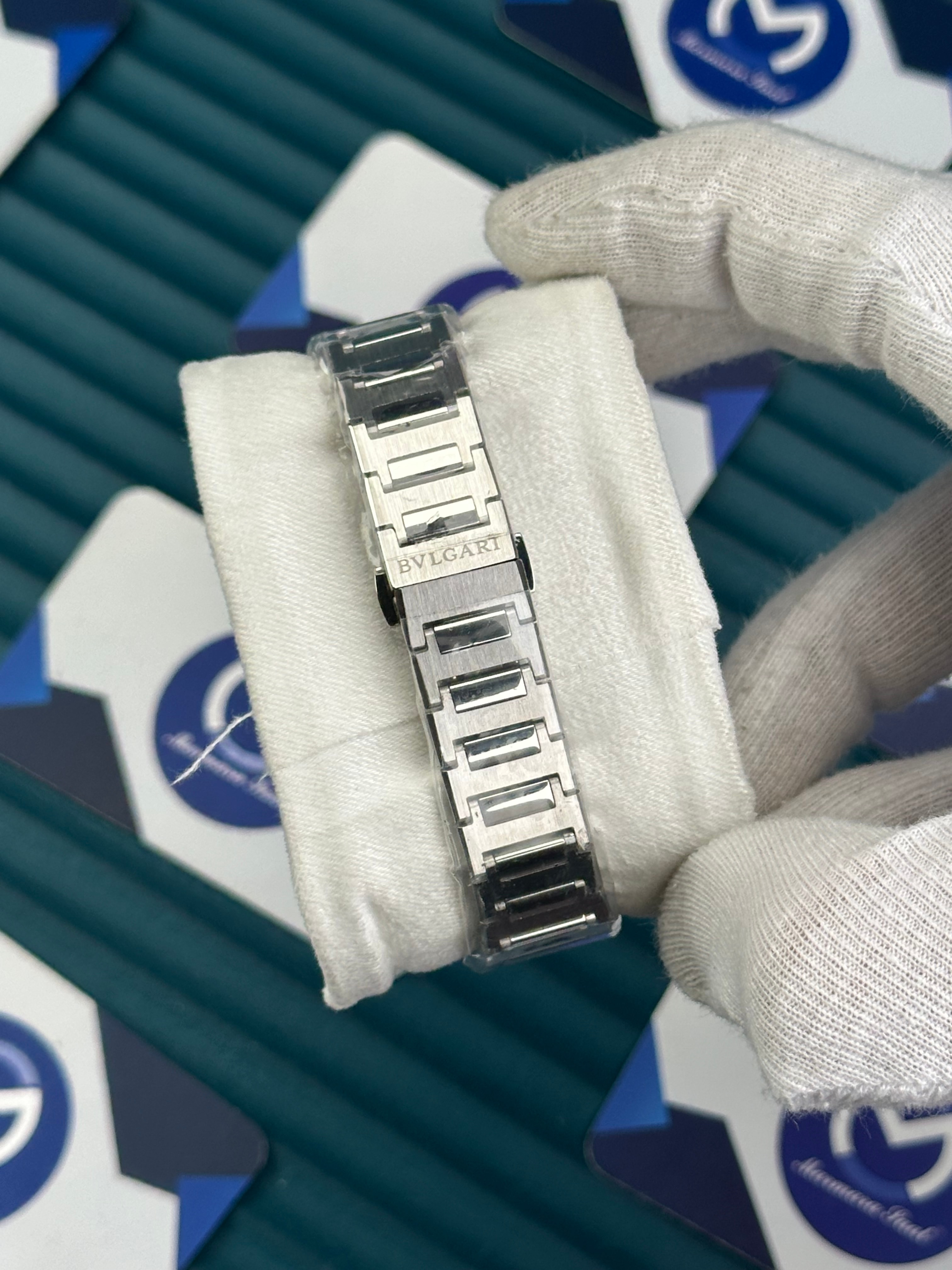 BVLGARI GREEN DIAL SILVER BEZEL SILVER CORD