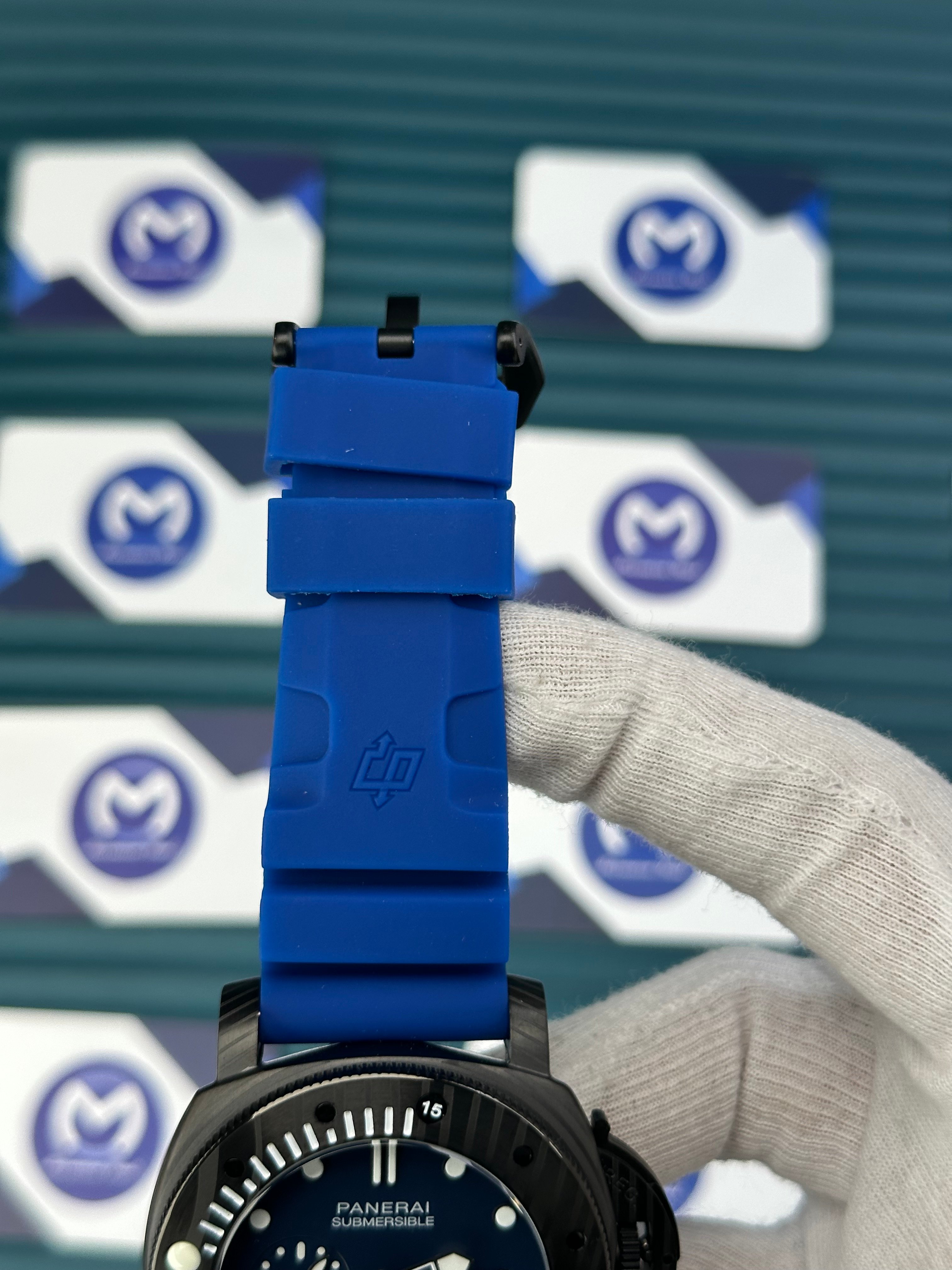 PANERAI SUBMERSIBLE CARBOTECH BLUE DIAL BLUE RUBBER CORD