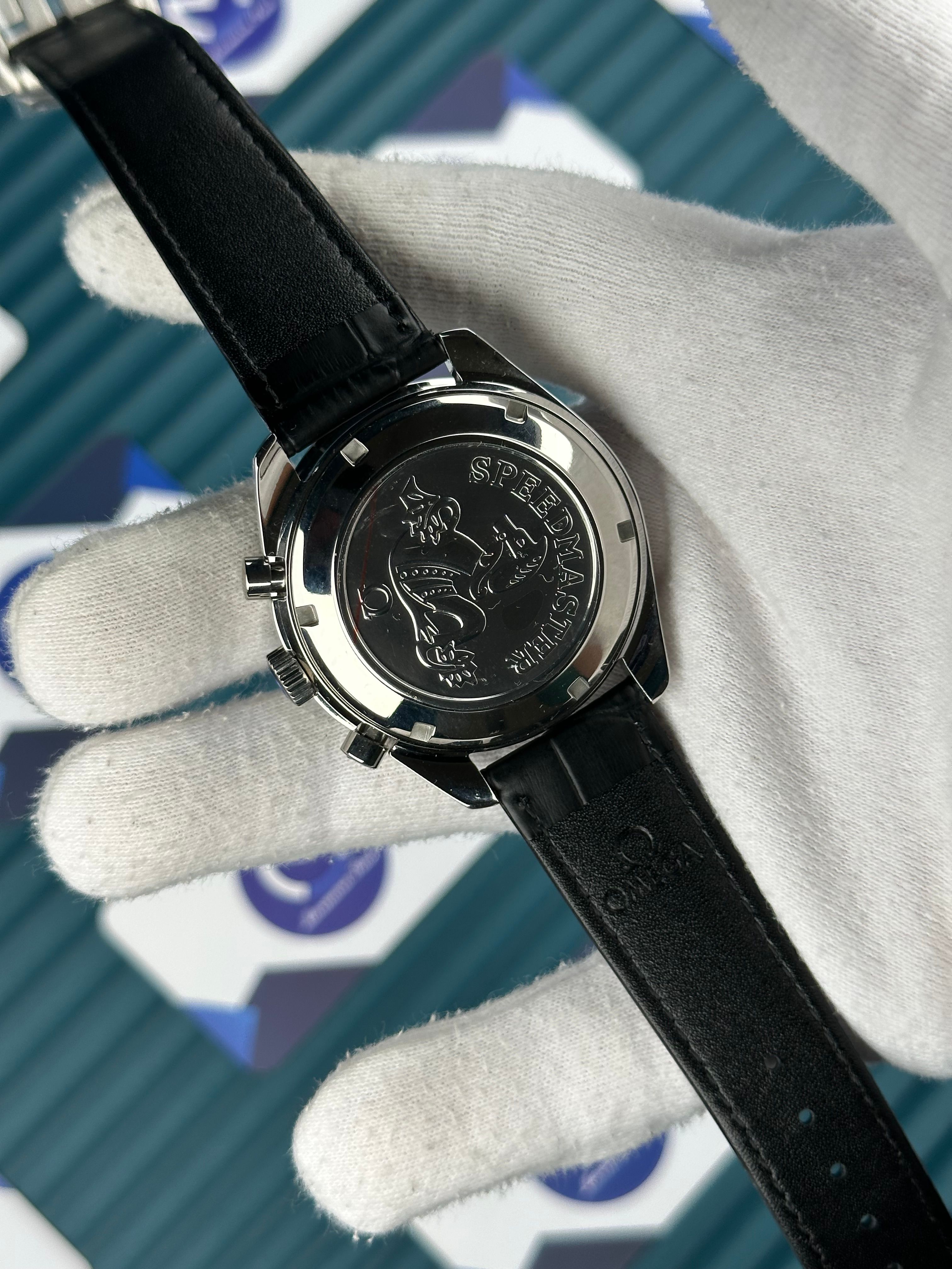 Omega Speedmaster Racing Silver 
