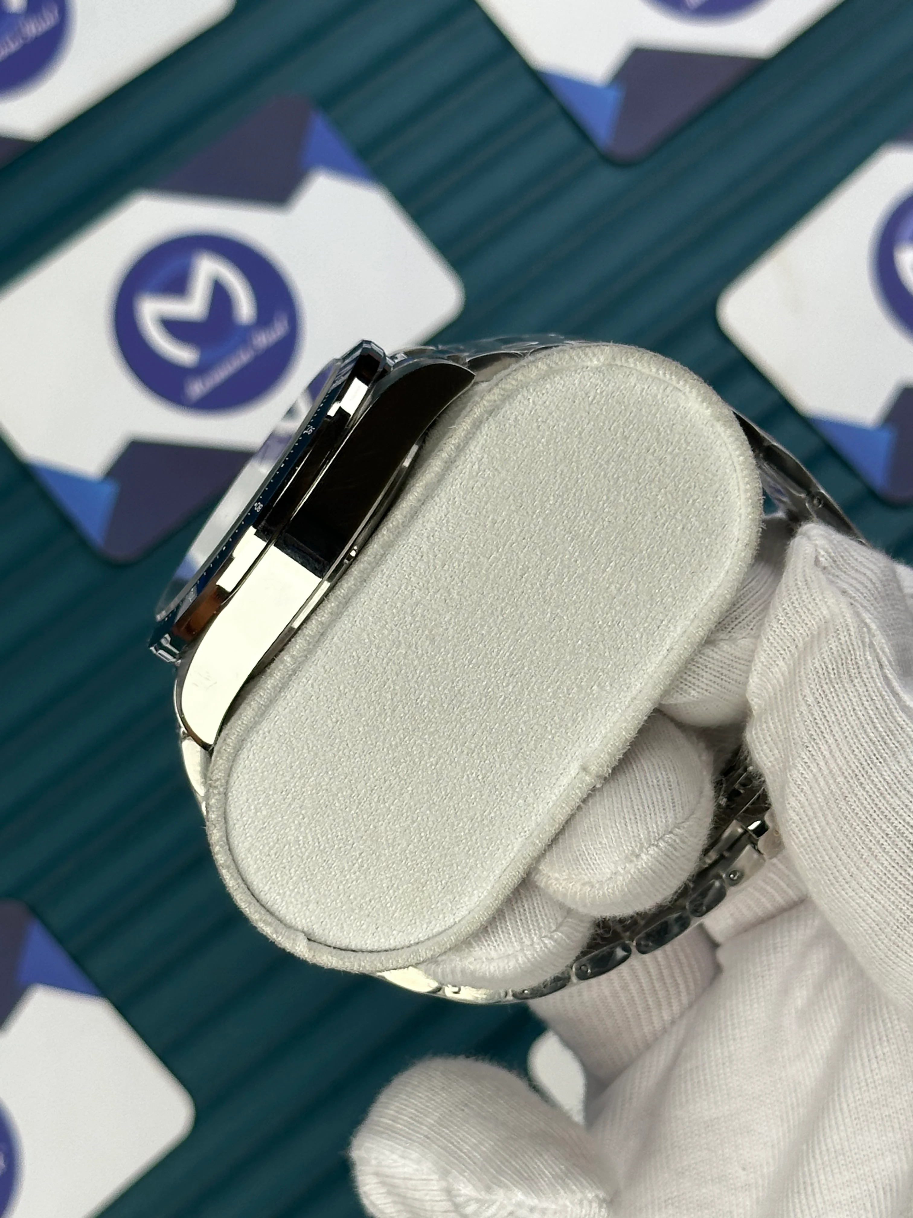 LONGINES CONQUEST CHRONOGRAPH AUTOMATIC WHITE DIAL GREEN BEZEL SILVER 