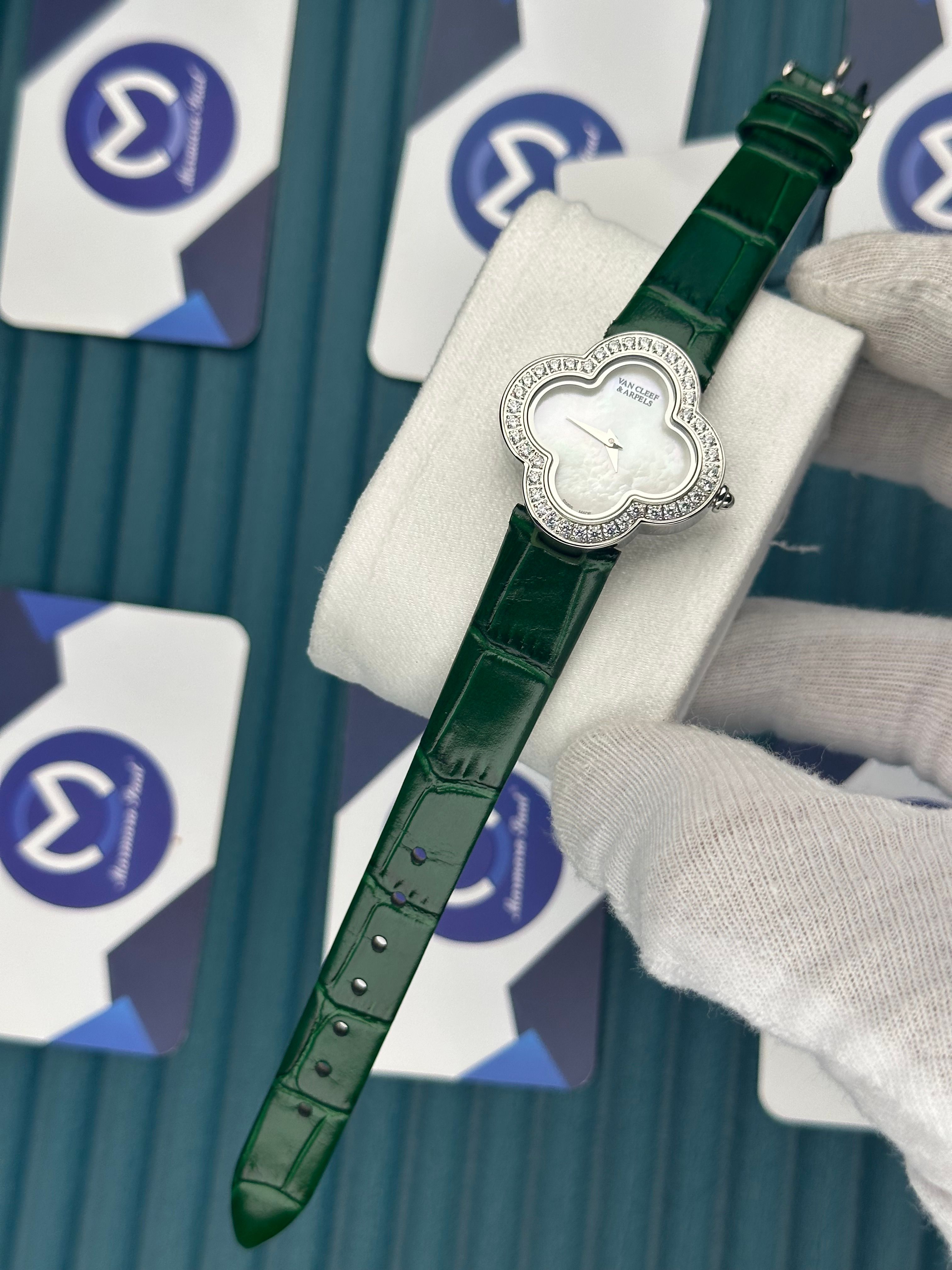 VAN CLEEF & ARPELS WHITE DIAL DIAMOND BEZEL GREEN LEATHER CORD
