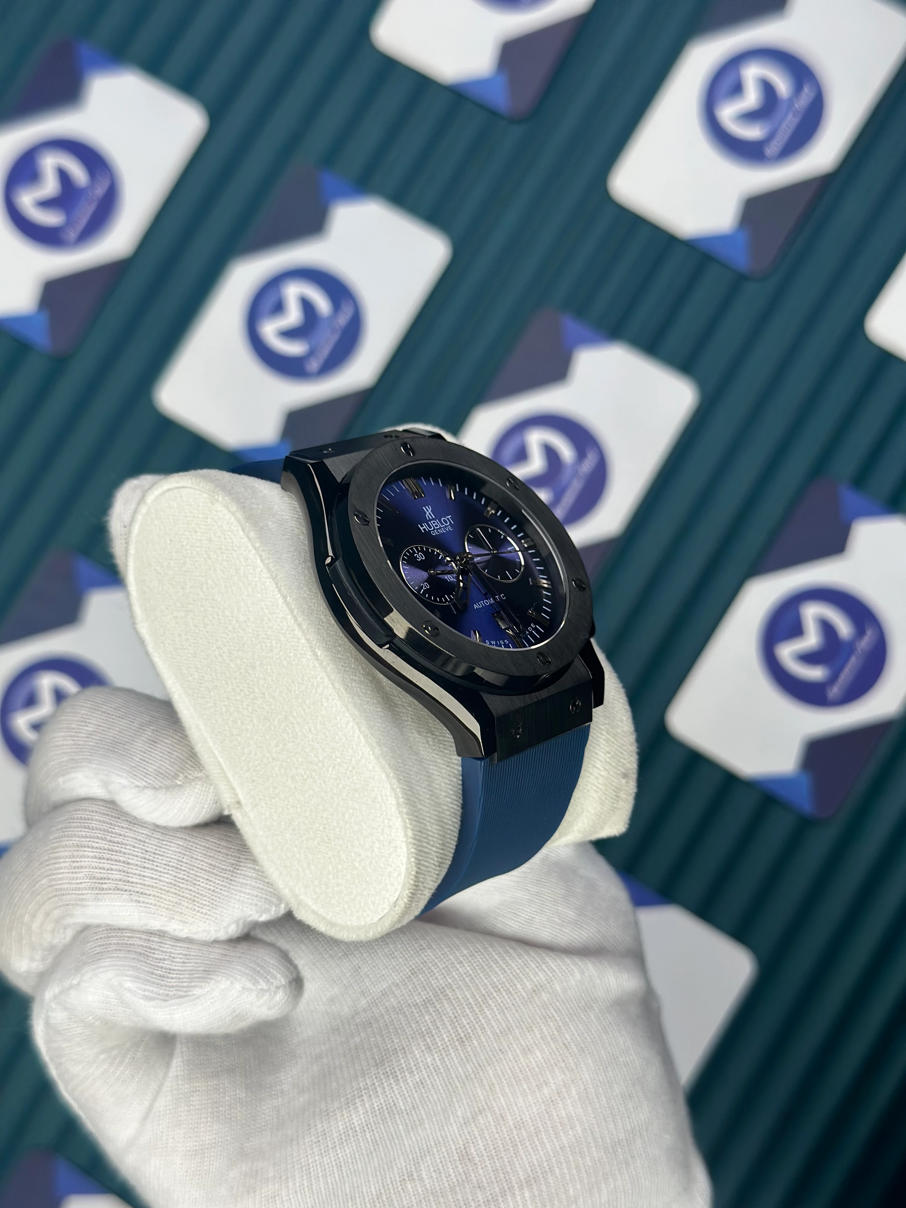 HUBLOT AUTOMATIC FUSHION CLASSIC VENDOME NAVY BLUE CHRONOGRAPH DIAL BLACK CASE NAVY BLUE RUBBER CORD 