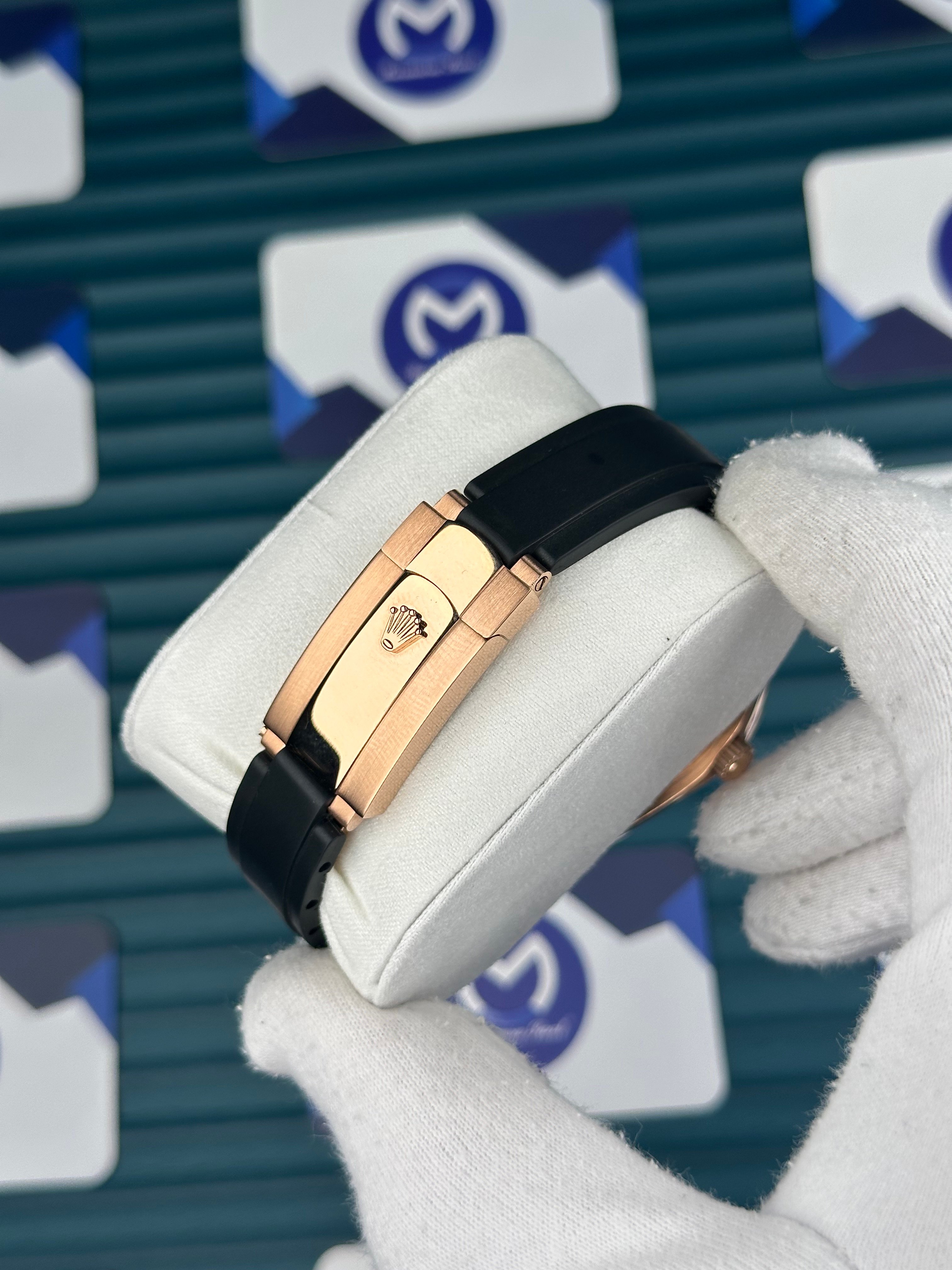 Rolex Sky Dweller Rose Gold Beyaz Kadran Oysterflex