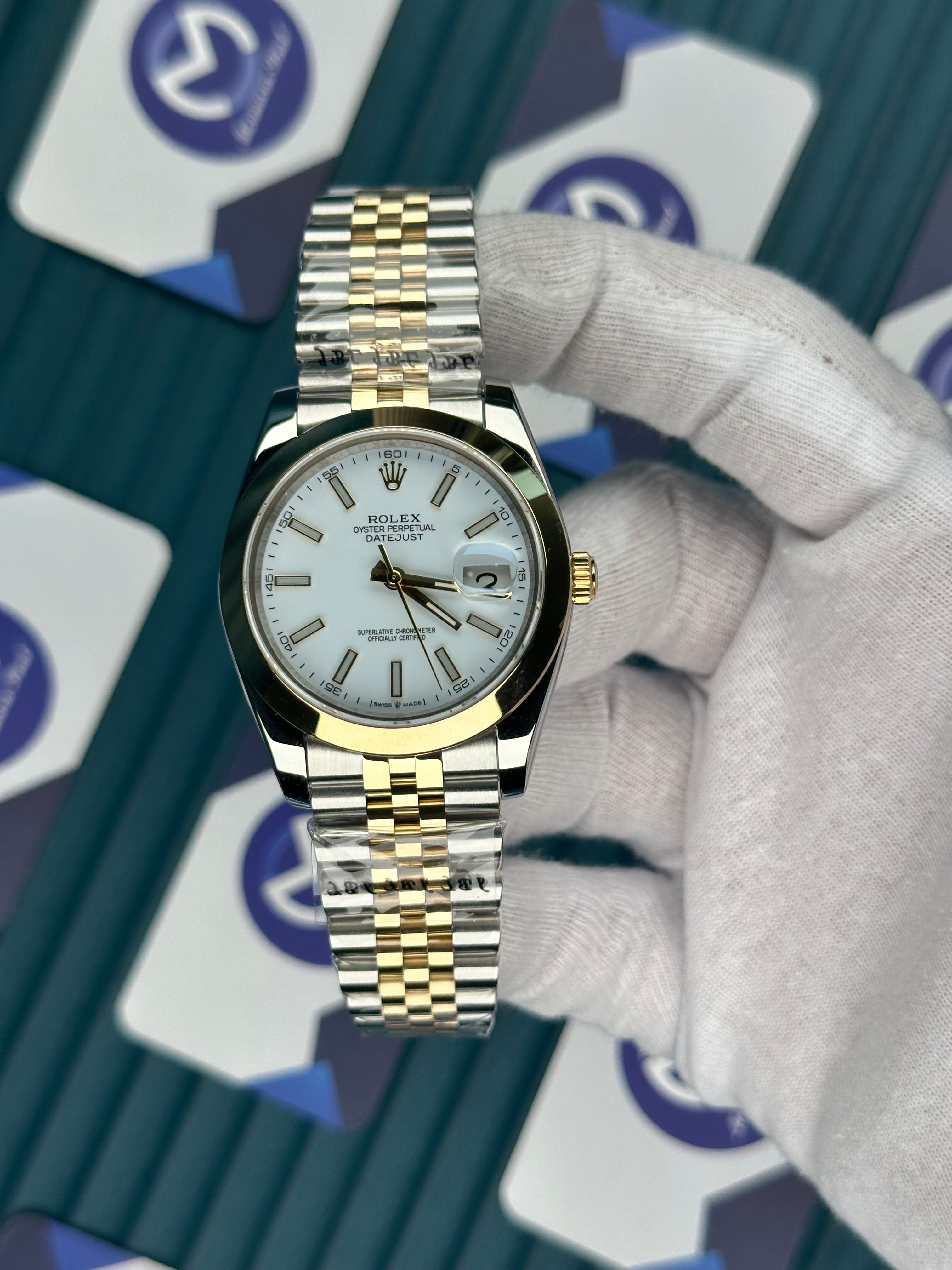 ROLEX DATEJUST WHITE DIAL OVAL BEZEL GOLD-SILVER JUBILE