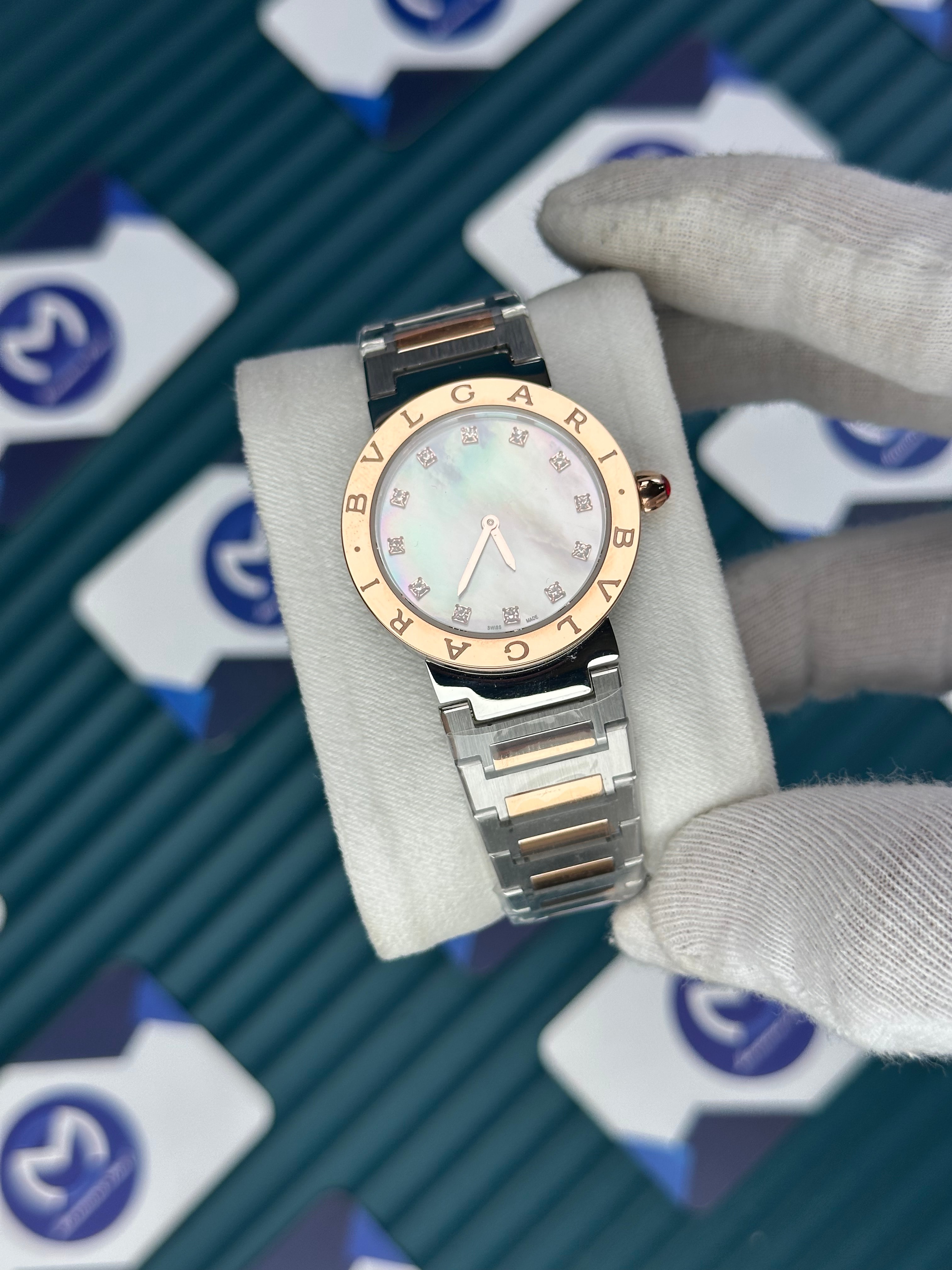 BVLGARI PEARLESCENT WHITE DIAL GOLD BEZEL DIAMOND INDEX GOLD-SILVER CORD