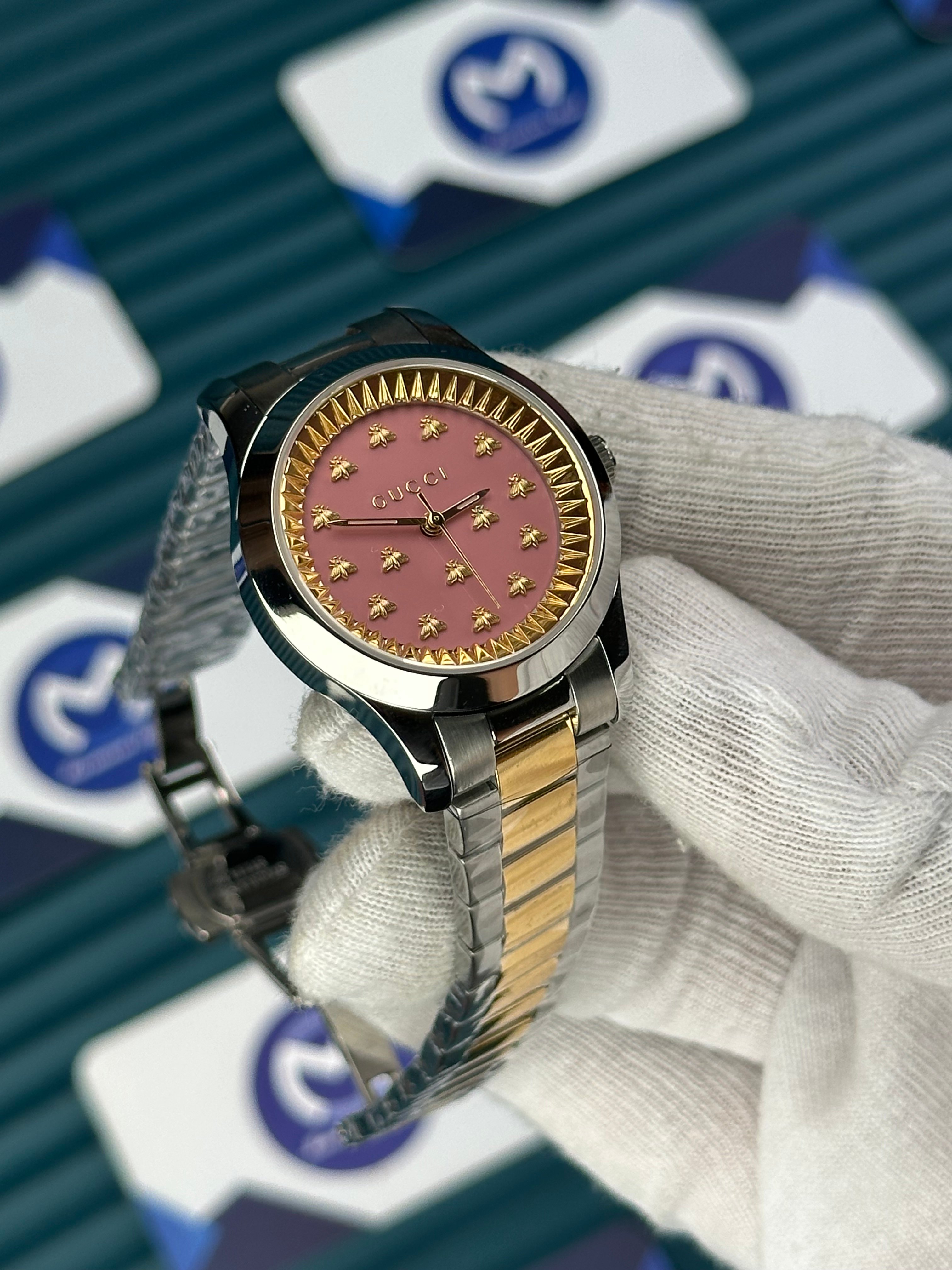 GUCCI WOMAN PINK DIAL BUTTERFLY MOTIF GOLD-SILVER