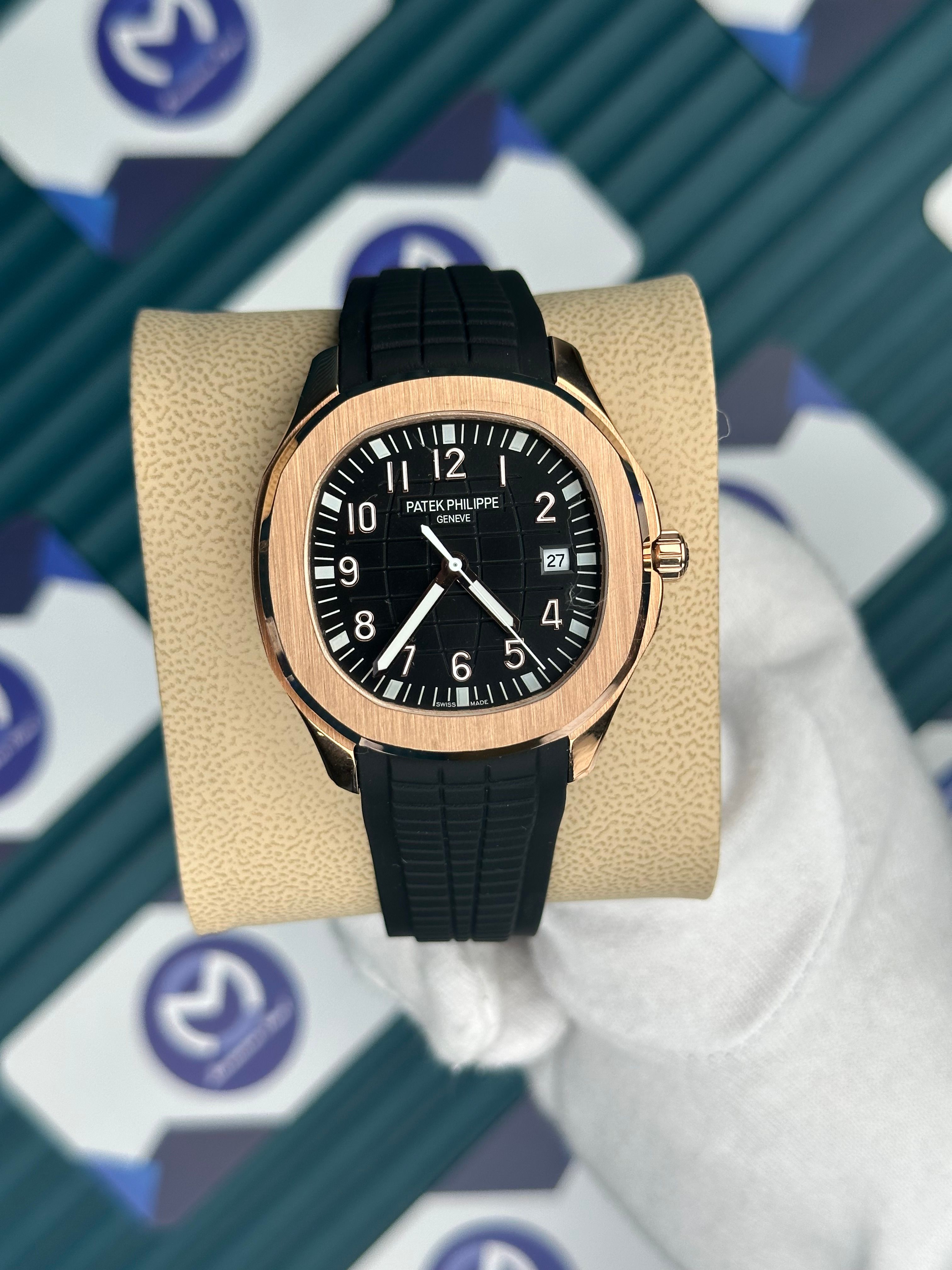 Patek Philippe Aquanaut Siyah Kordon Siyah Kadran Rose Kasa