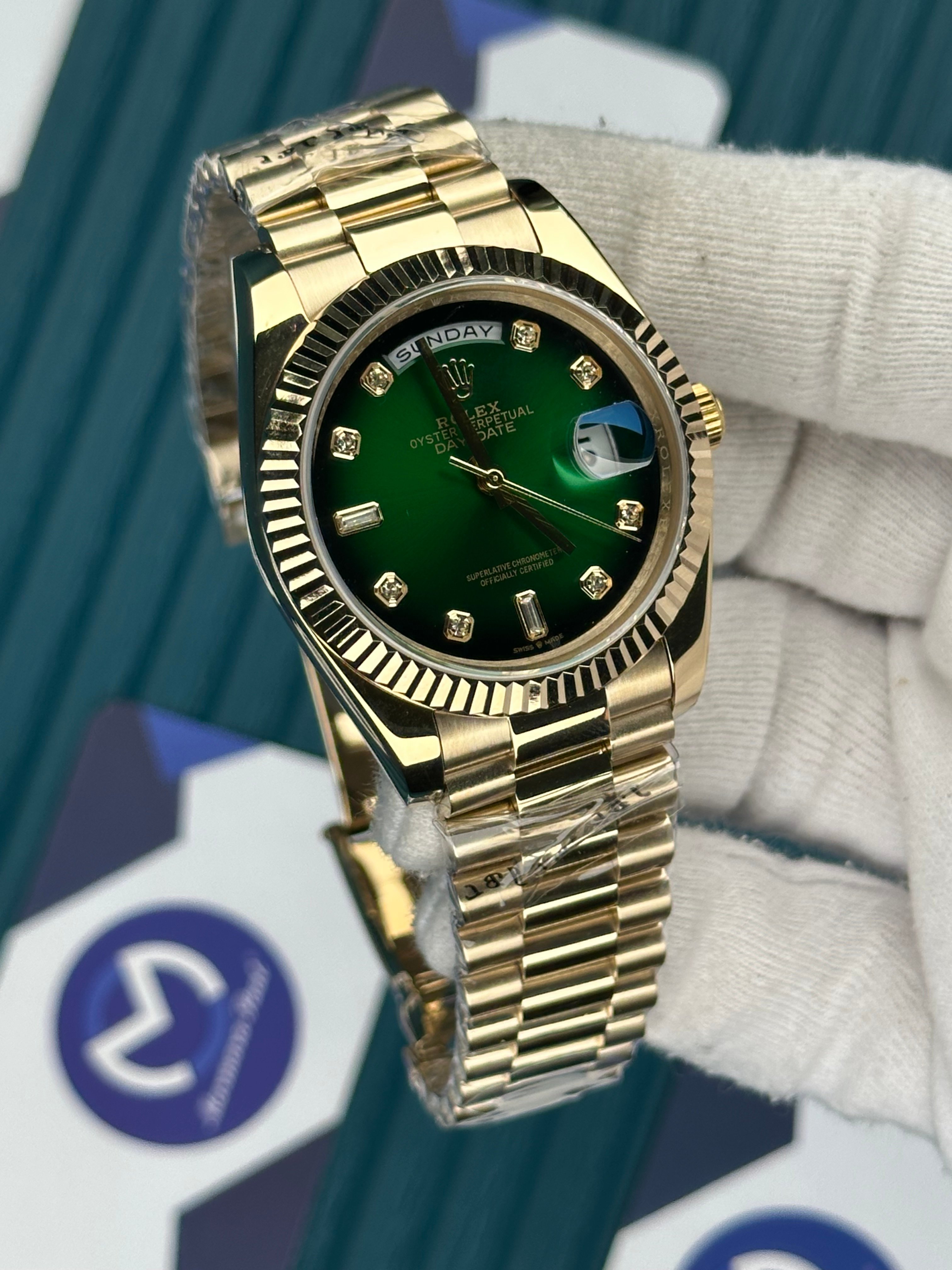 ROLEX DAY-DATE GREEN DIAL DIAMOND INDEX GOLD PRESIDENT