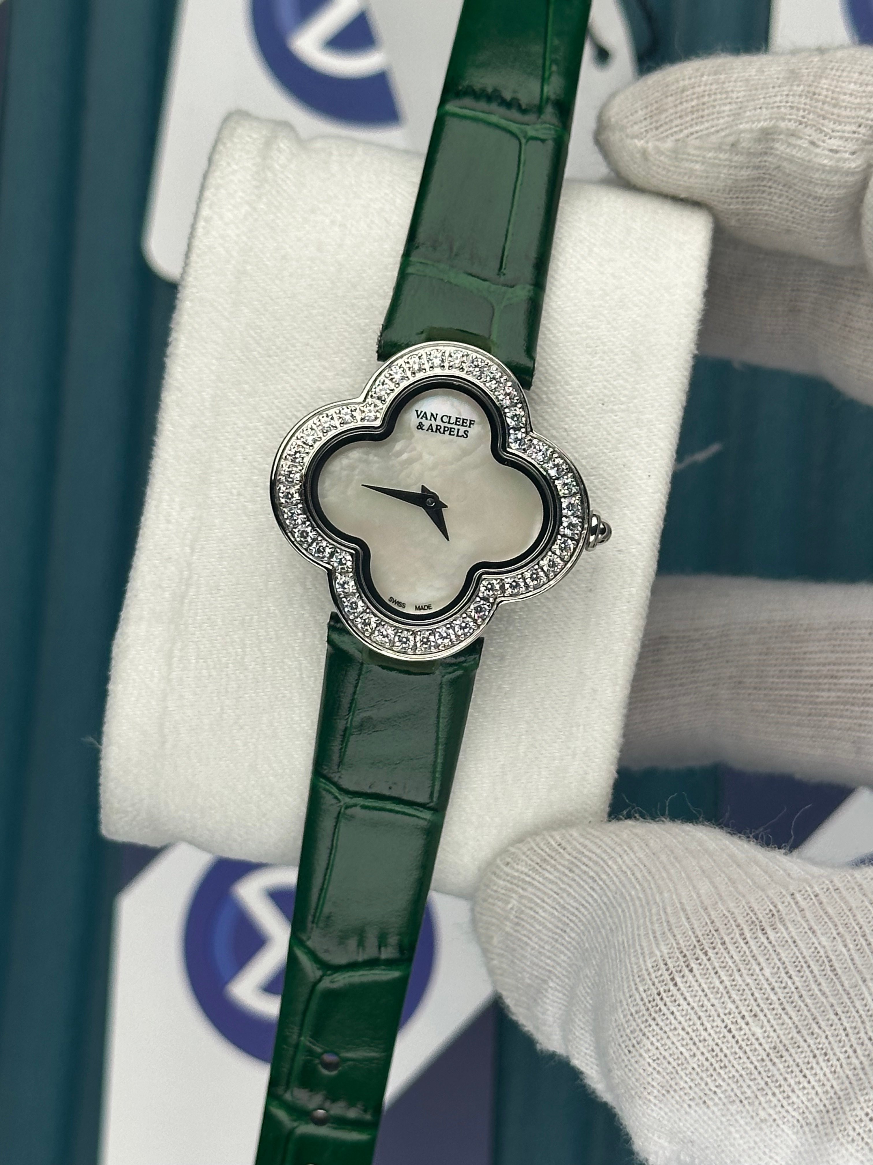 VAN CLEEF & ARPELS WHITE DIAL DIAMOND BEZEL GREEN LEATHER CORD