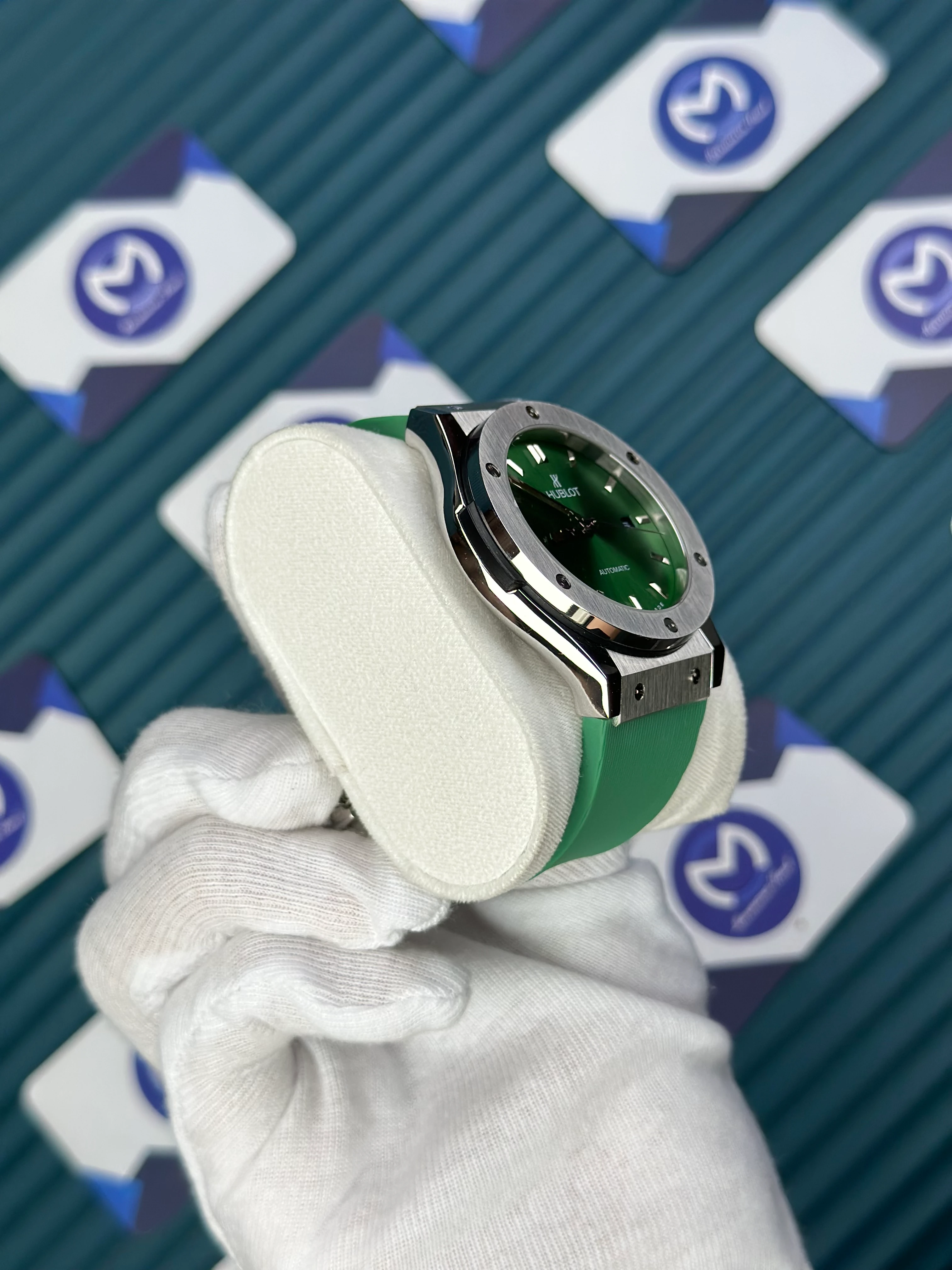 HUBLOT GENEVE AUTOMATIC GREEN DIAL SILVER CASE GREEN RUBBER CORD 