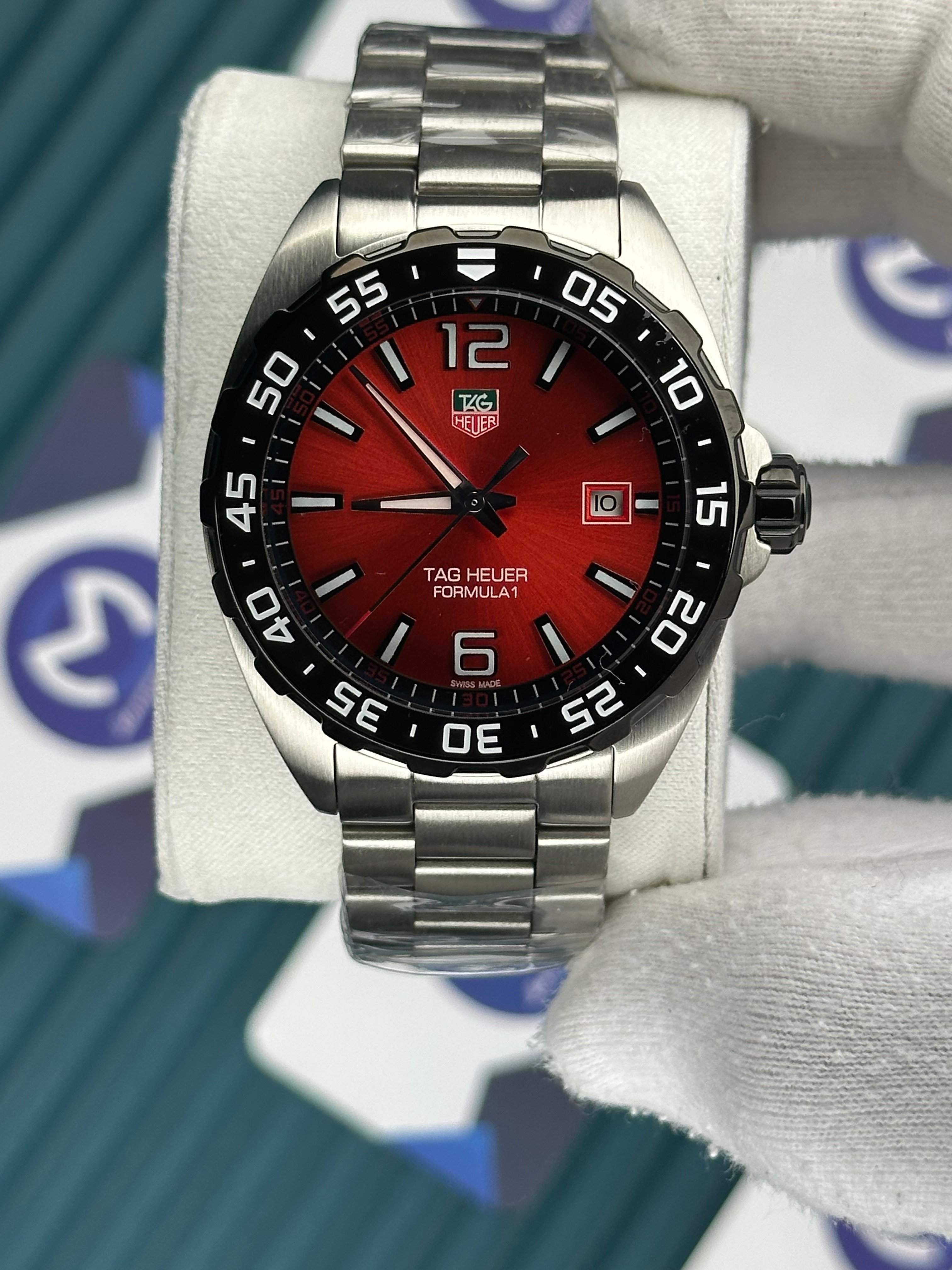 Tagheuer Formula 1 Otomatik Kırmızı Kadran Siyah Bezel