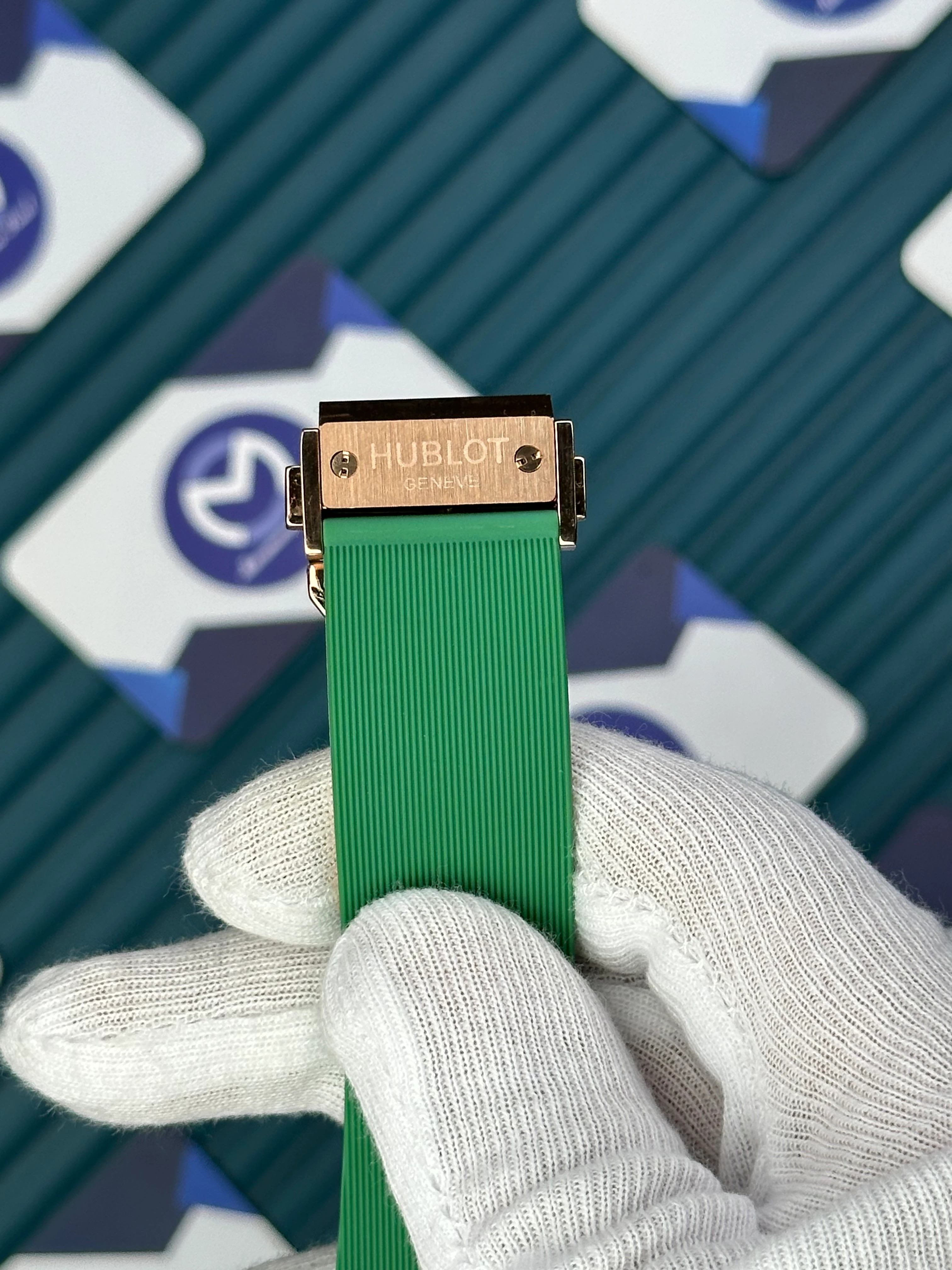 HUBLOT GENEVE AUTOMATIC GREEN DIAL ROSE CASE GREEN RUBBER CORD 