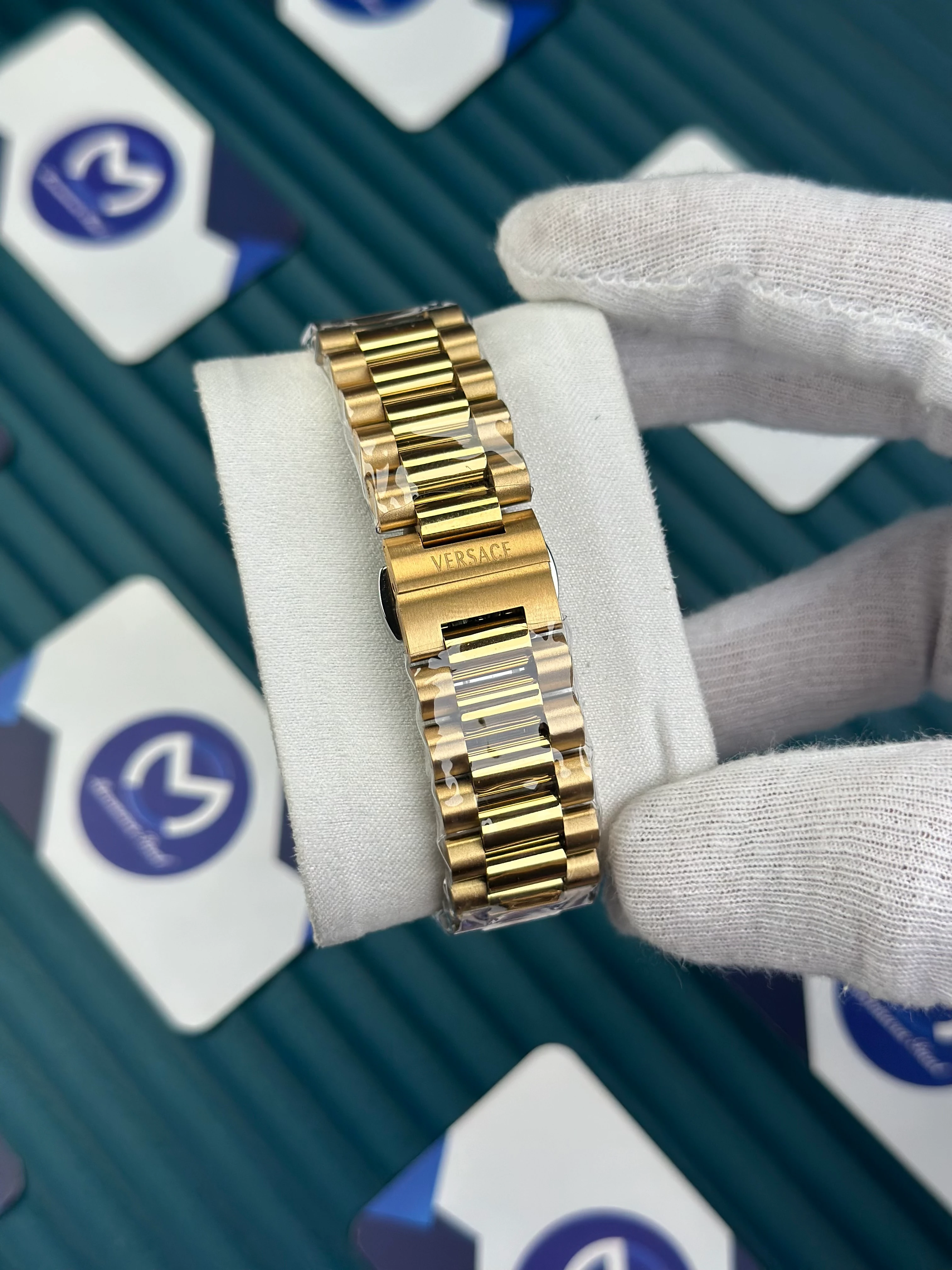 VERSACE NEW BLACK DIAL GOLD PRESIDENT