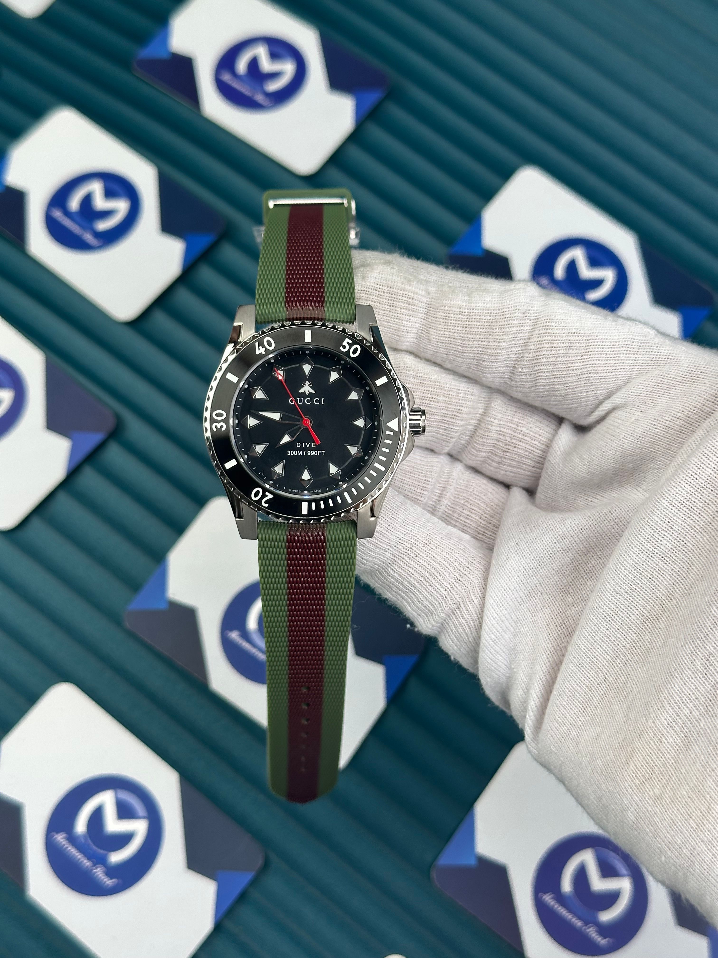 GUCCI BLACK DIAL GREEN RED LINE CANVAS CORD