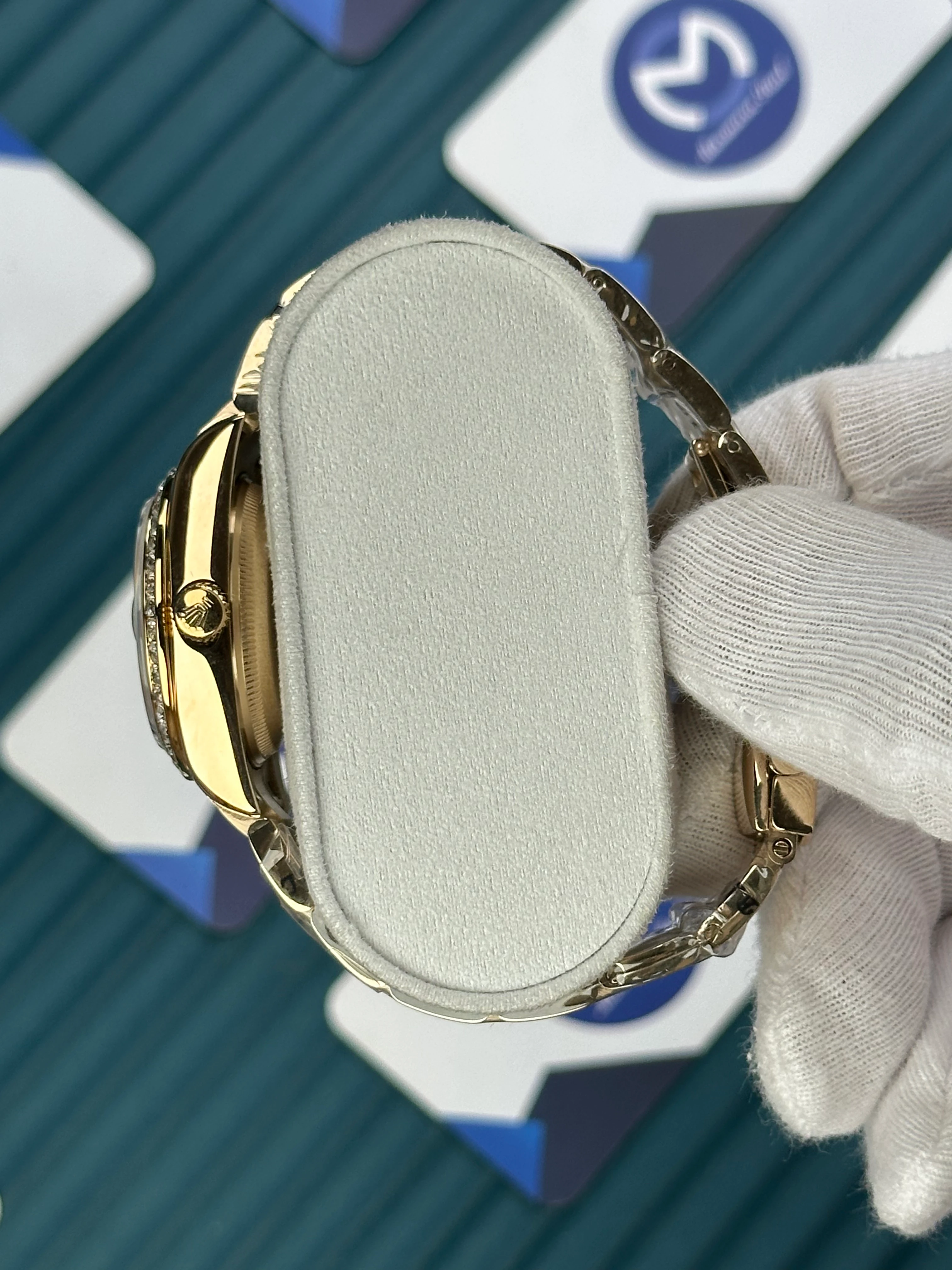 ROLEX 31 MM DATEJUST BLACK PATTERNED DIAL ROD INDEX DIAMOND BEZEL GOLD OYSTER 