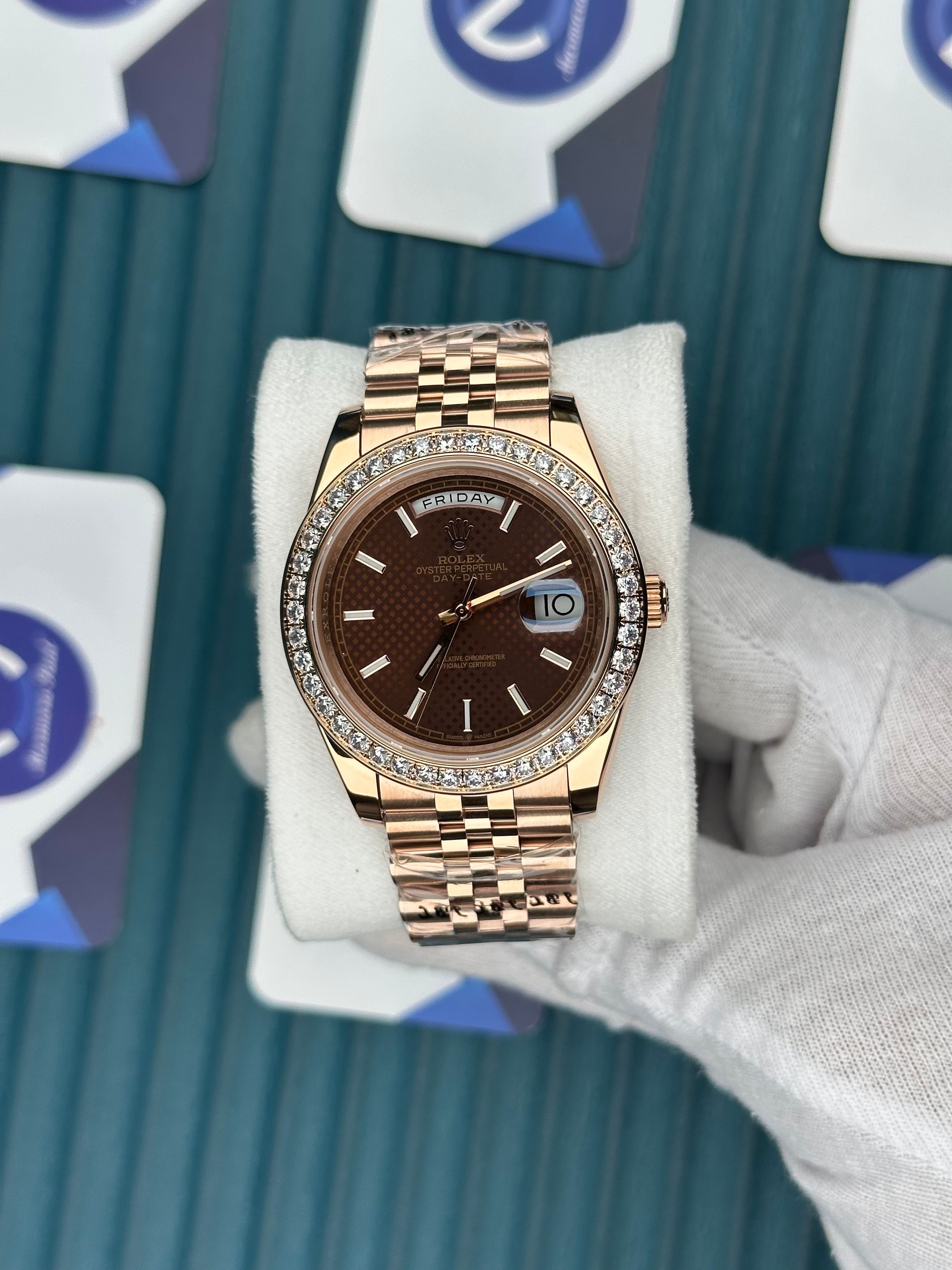 ROLEX DAY-DATE CHOCOLATE DIAL DIAMOND BEZEL ROSE JUBILE