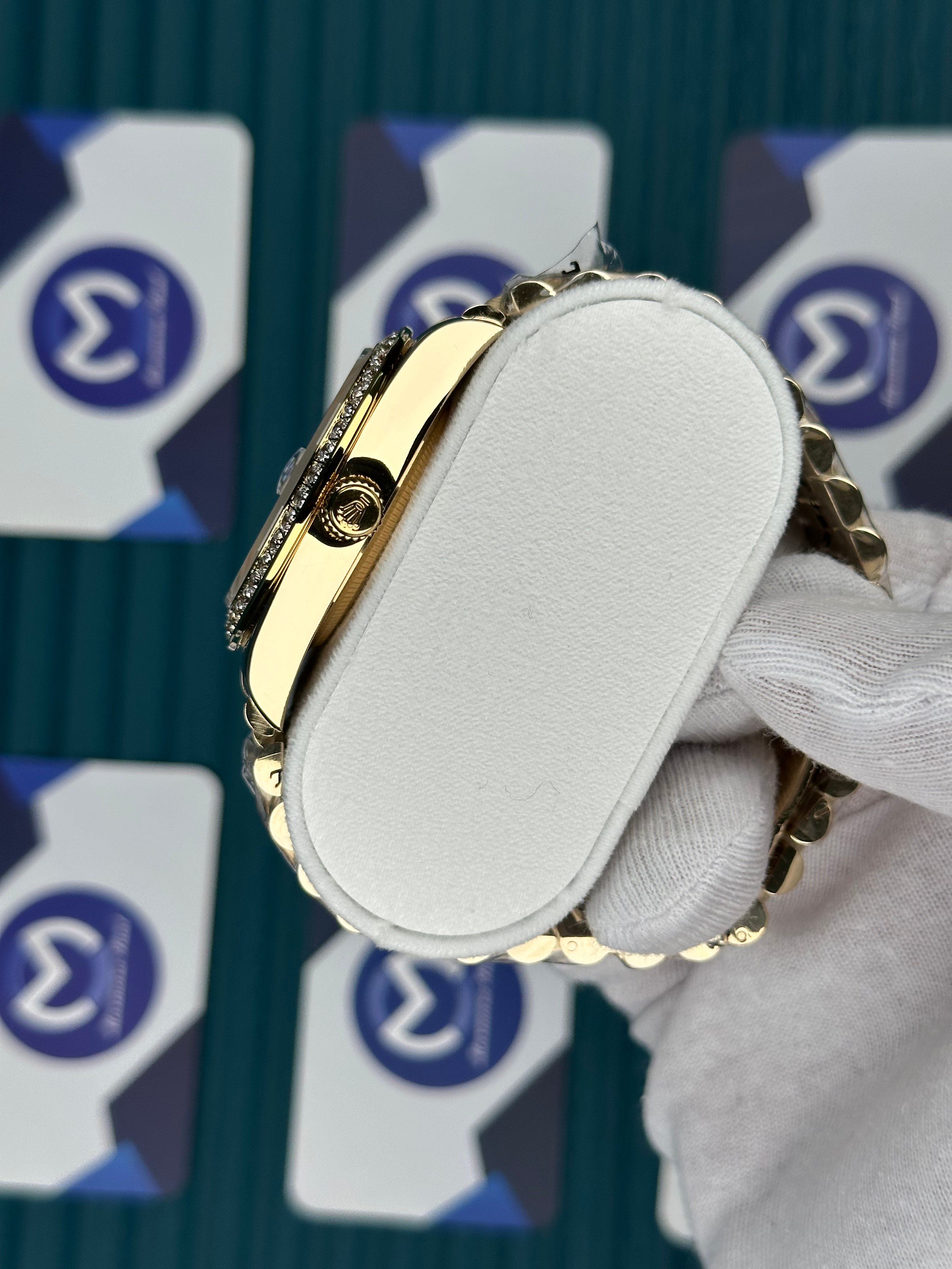 ROLEX DAY-DATE GOLD DIAL DIAMOND BEZEL GOLD PRESIDENT