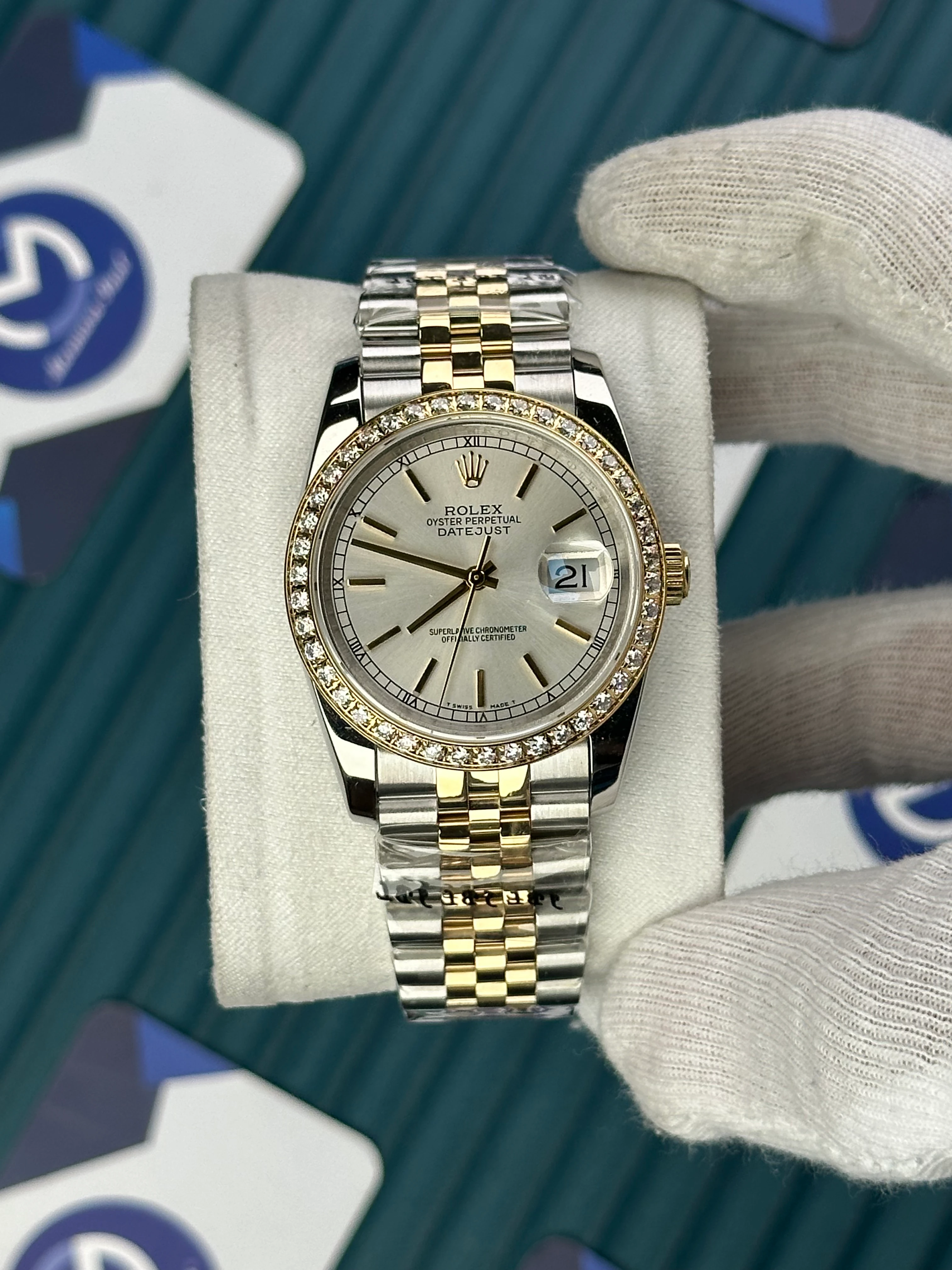 ROLEX 36 MM DATEJUST OFF WHITE DIAL ROD INDEX GOLD-SILVER JUBILEE