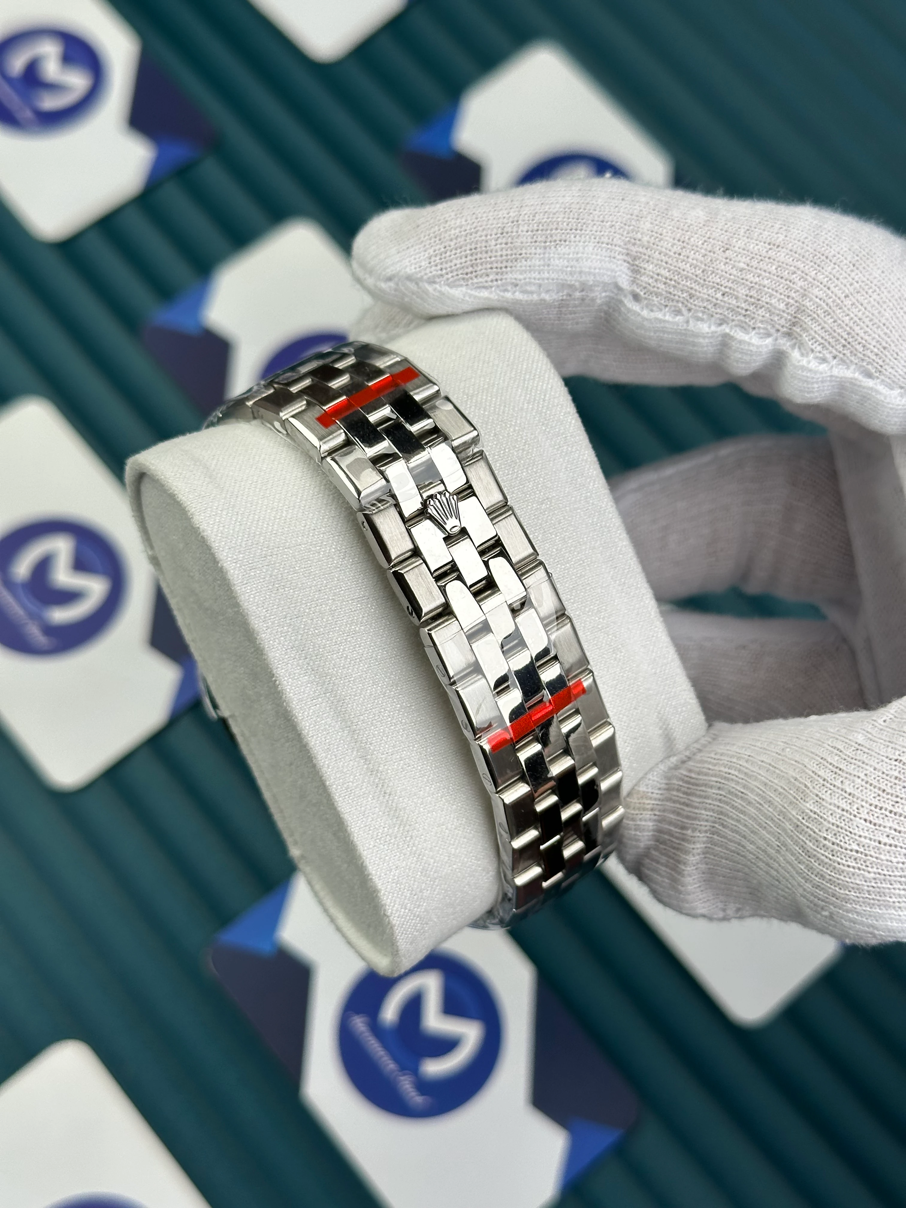 ROLEX LAND DWELLER BLACK DIAL SILVER OYSTERSTEEL