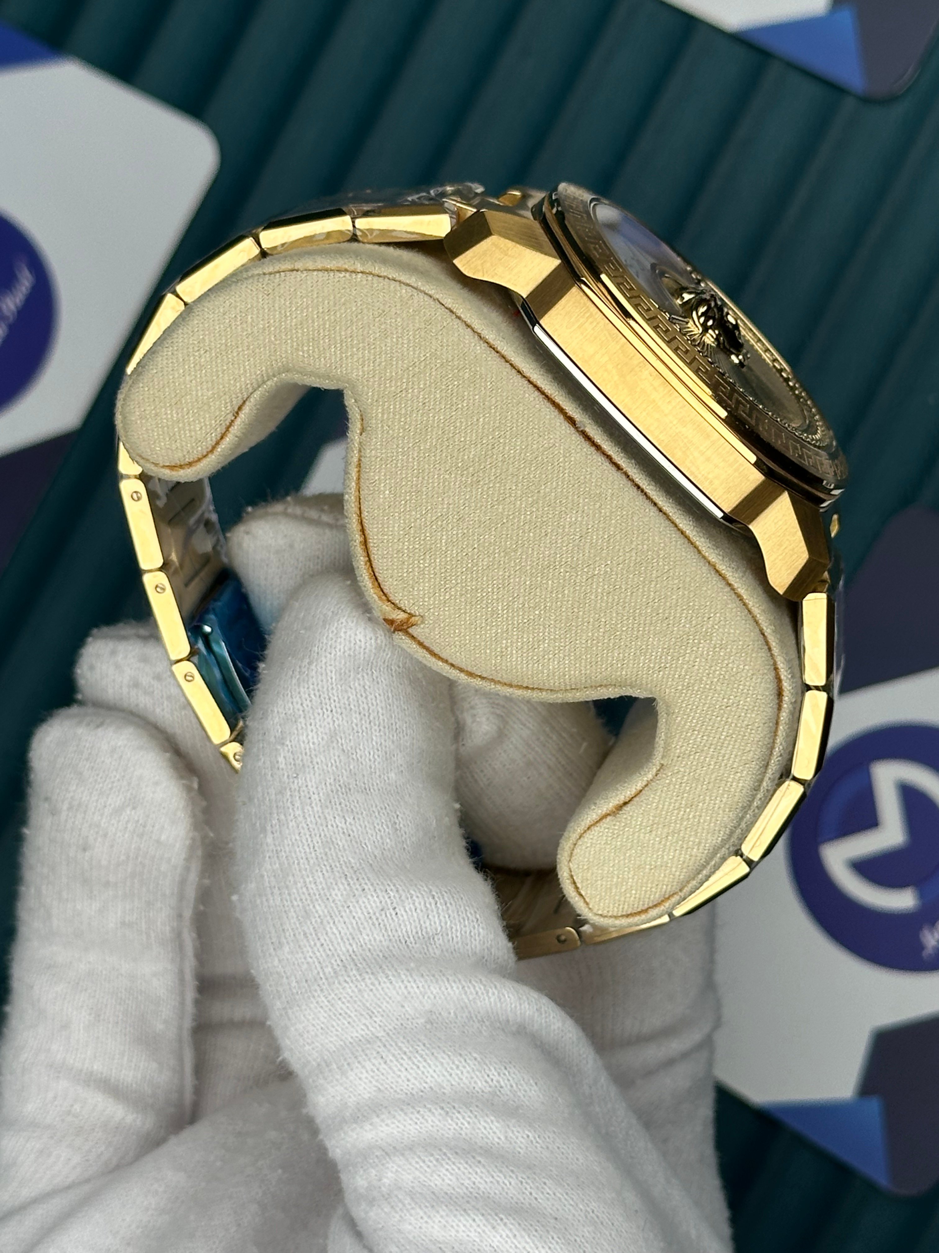 Versace Gold Yeni Nesil 3D Logolu Beyaz Kadran
