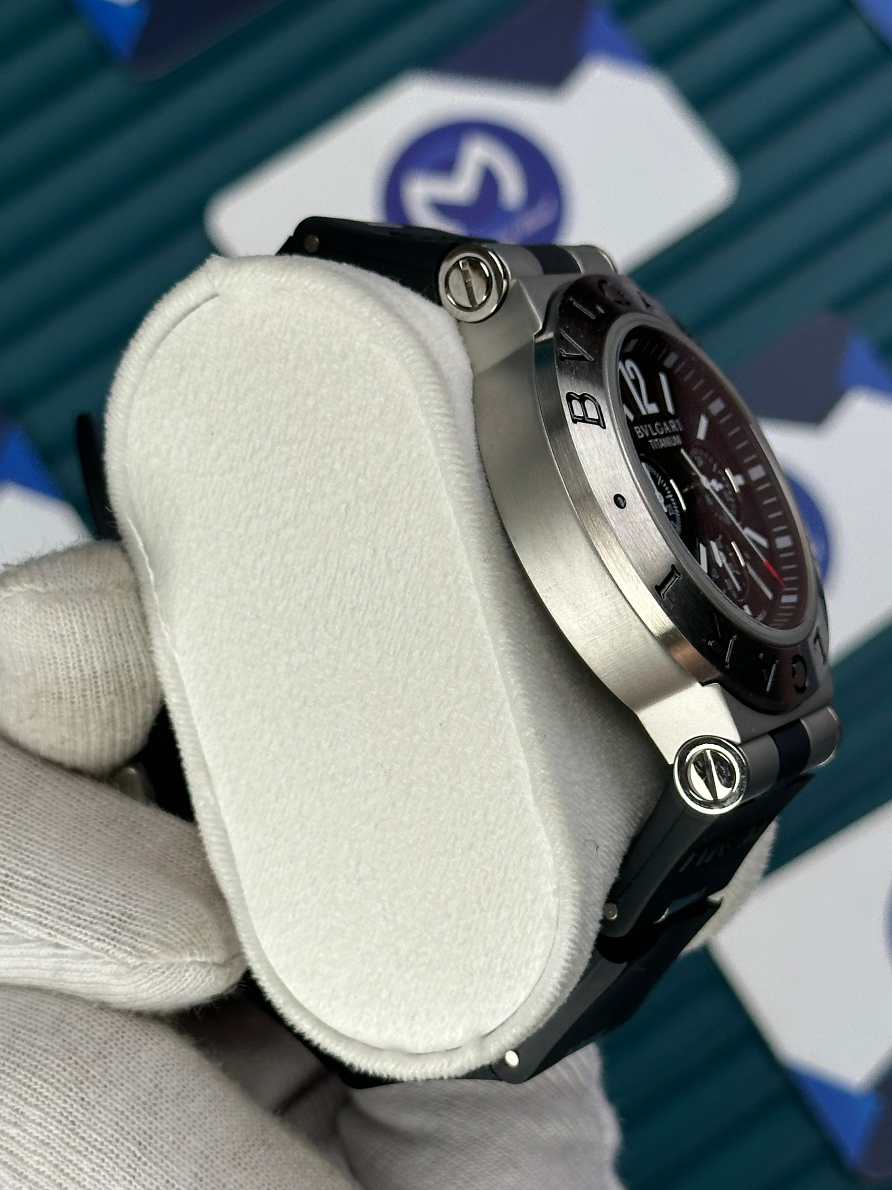 BVLGARI TITANYUM BLACK DIAL SILVER CASE CHRONOGRAPH BLACK RUBBER